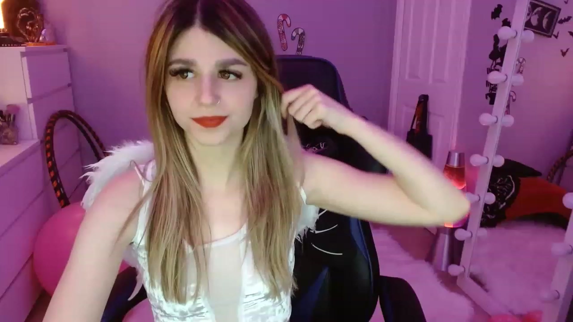 Gallery image thumbnail from Serafina's myfreecams stream on, 01/29/2023, 06:18 image 18 of 20