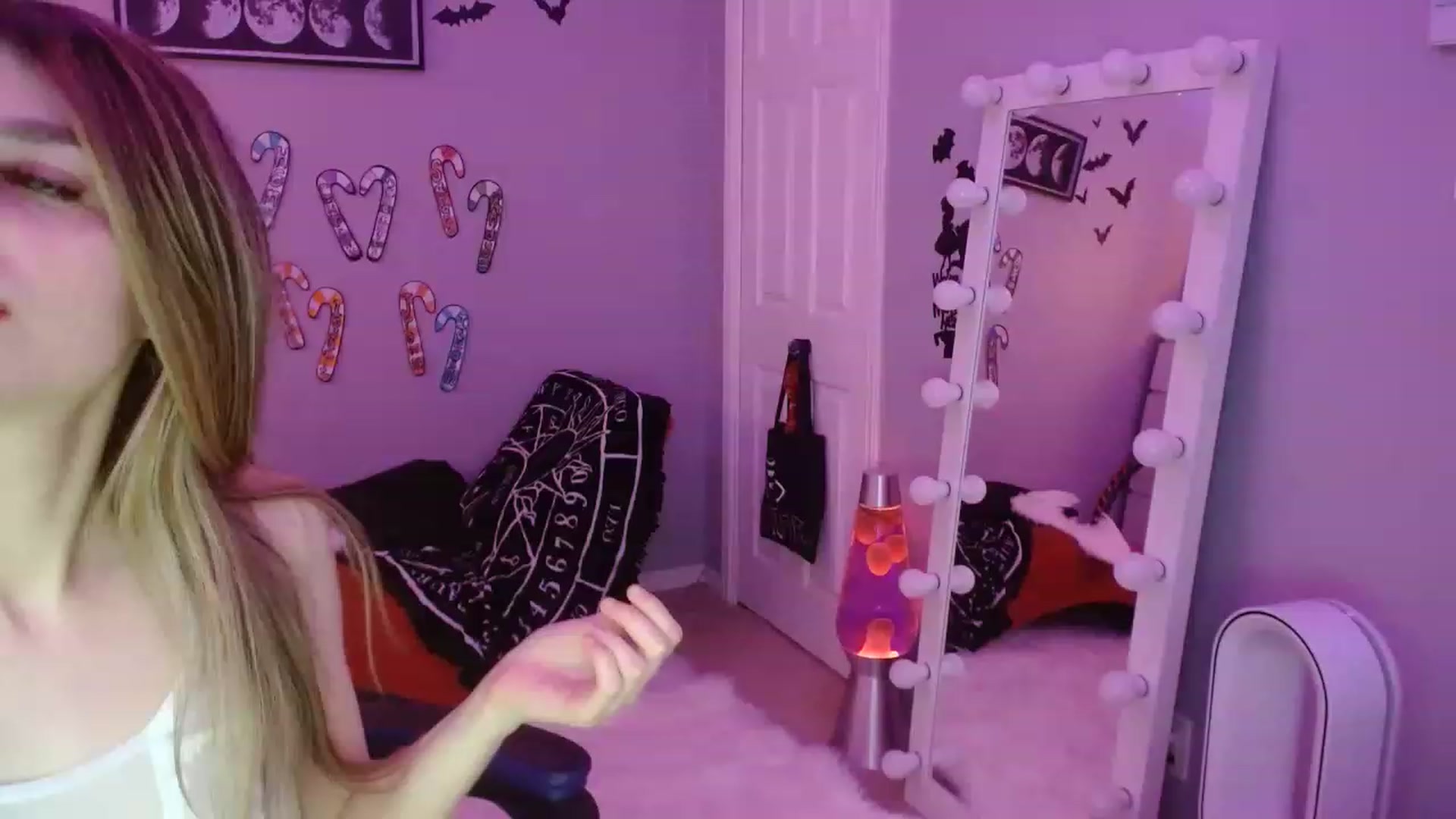 Gallery image thumbnail from Serafina's myfreecams stream on, 01/29/2023, 07:36 image 1 of 20