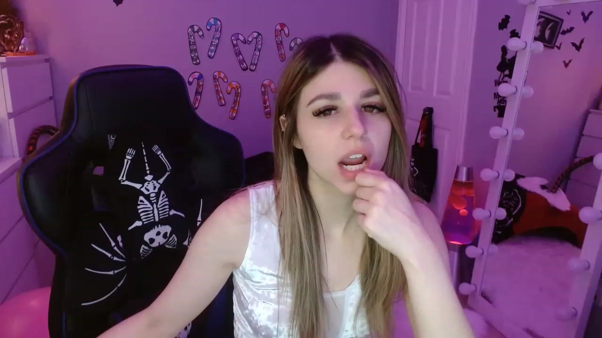 Gallery image thumbnail from Serafina's myfreecams stream on, 01/29/2023, 07:36 image 4 of 20