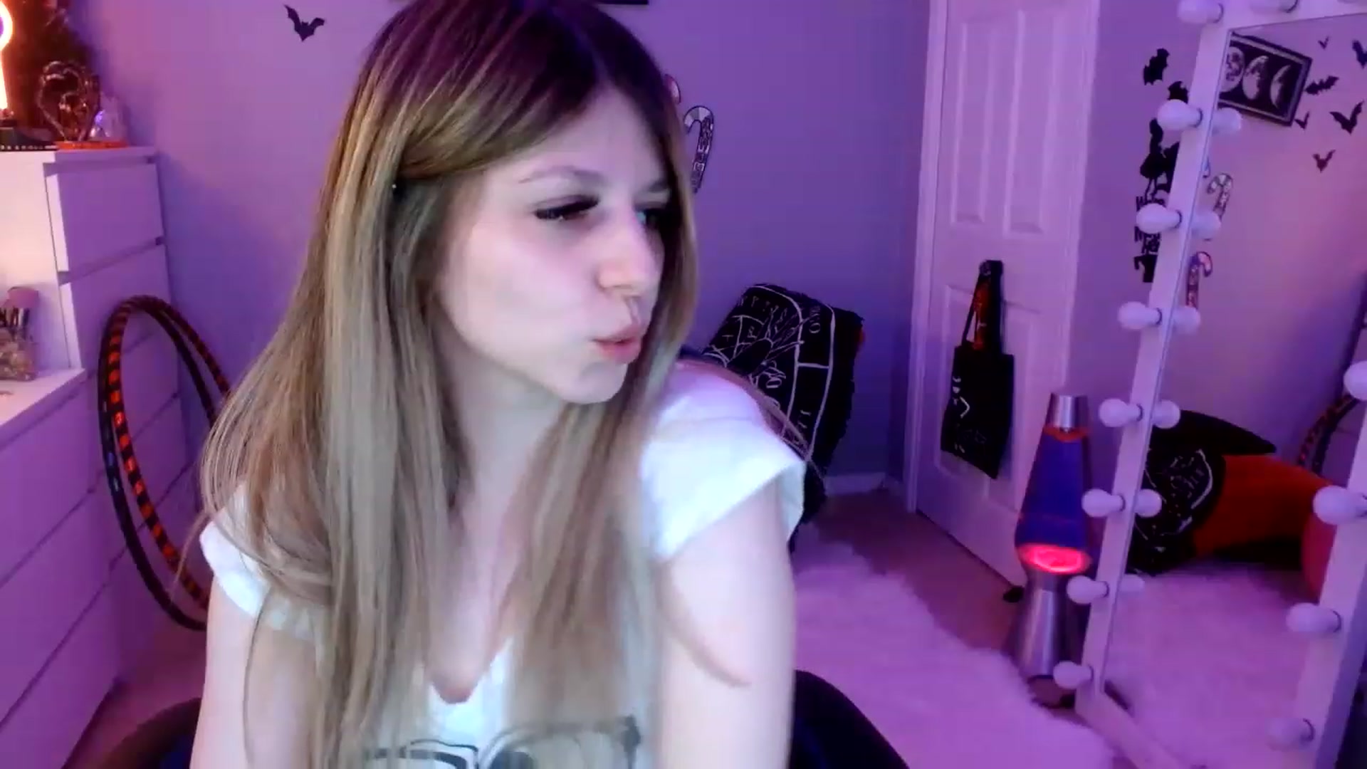 Gallery image thumbnail from Serafina's myfreecams stream on, 01/30/2023, 05:05 image 6 of 20