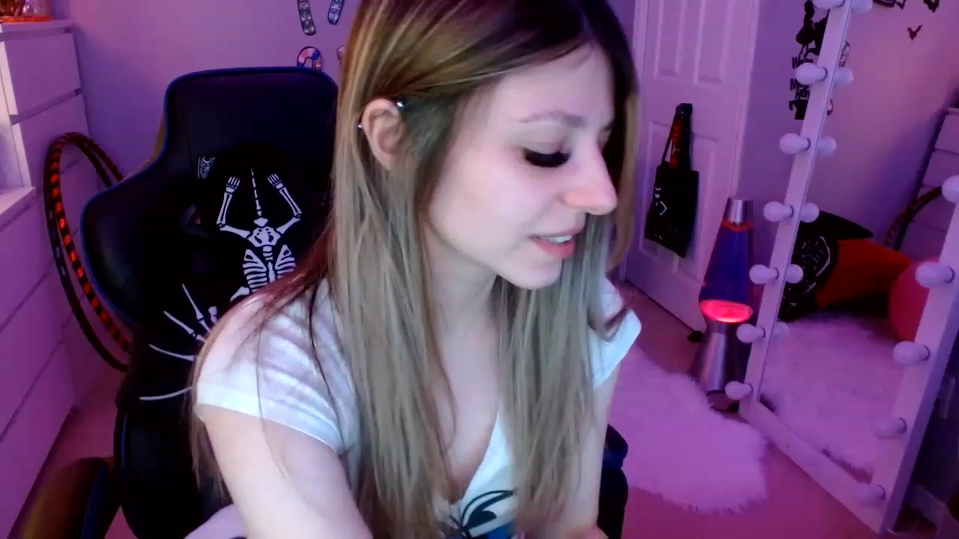 Gallery image thumbnail from Serafina's myfreecams stream on, 01/30/2023, 05:05 image 8 of 20