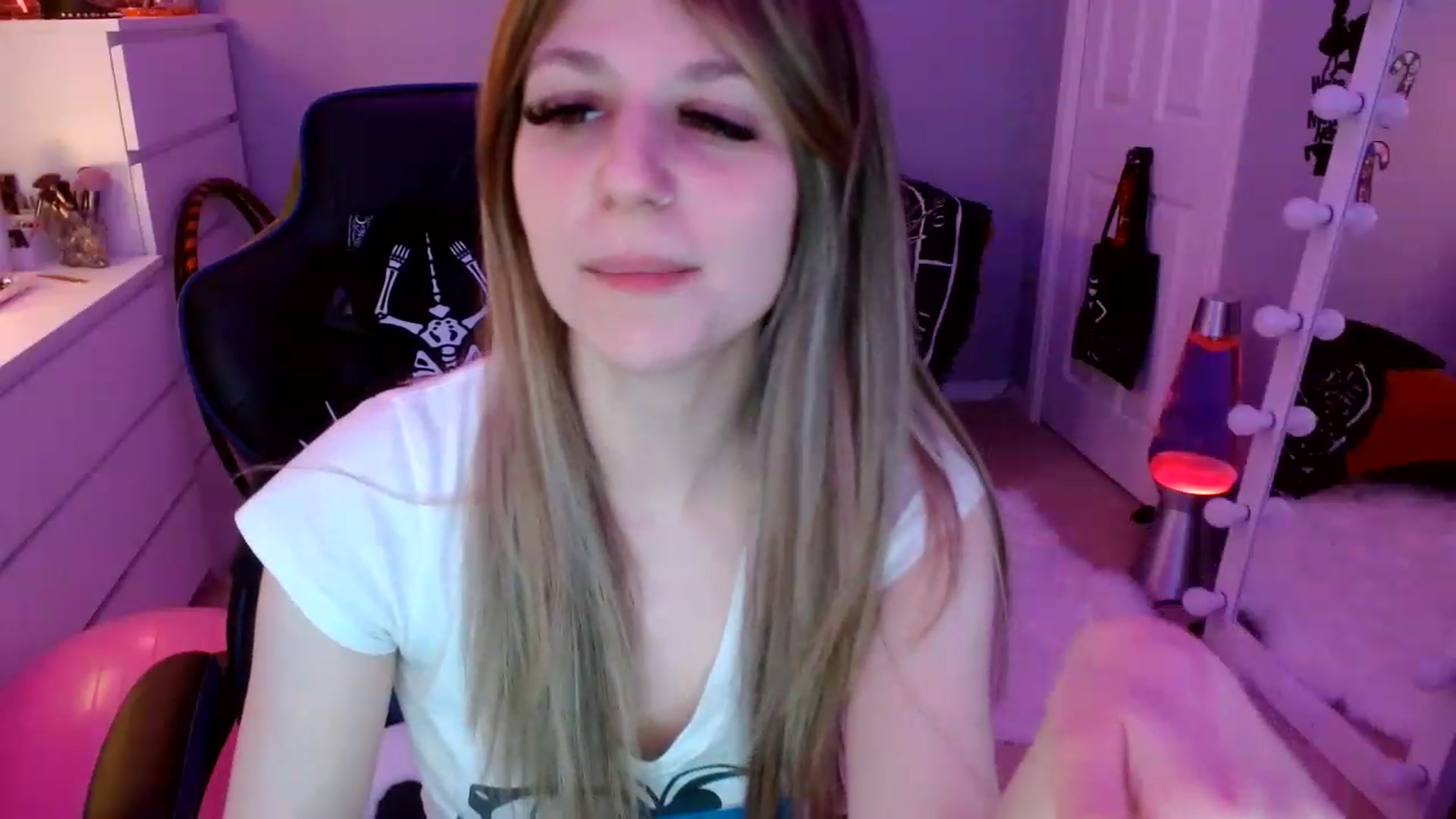 Gallery image thumbnail from Serafina's myfreecams stream on, 01/30/2023, 05:05 image 16 of 20