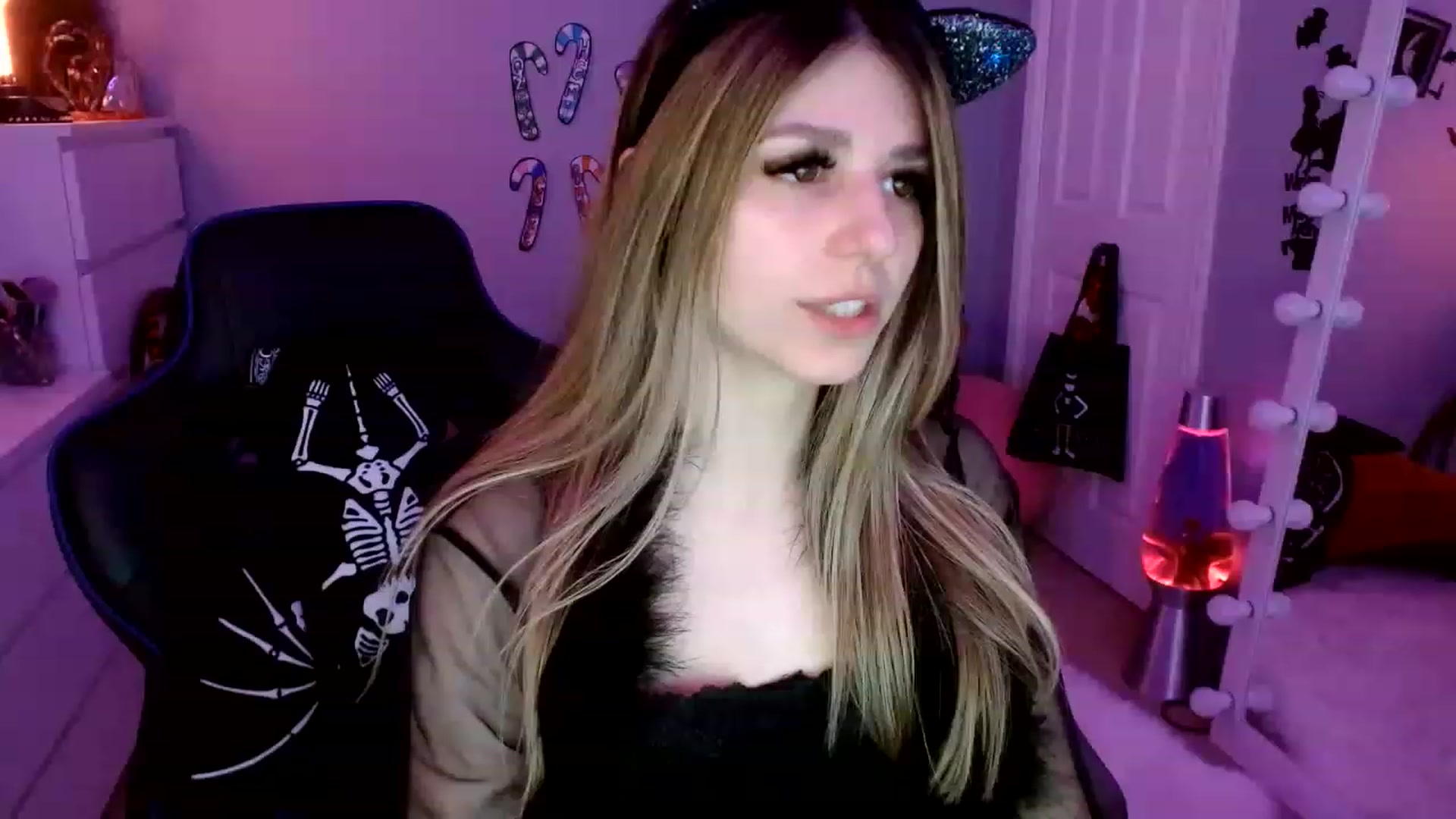 Gallery image thumbnail from Serafina's myfreecams stream on, 02/02/2023, 04:00 image 15 of 20