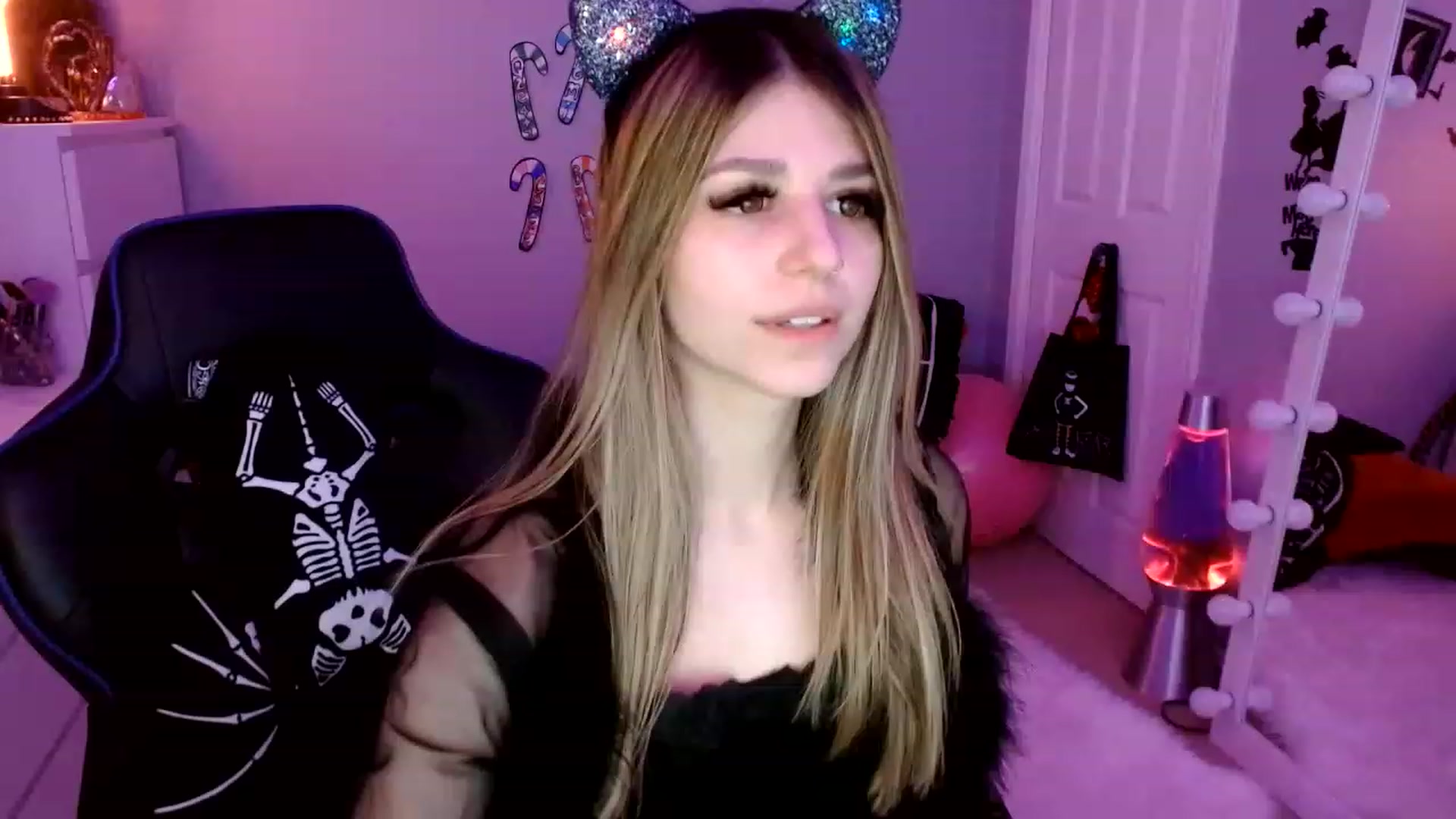 Gallery image thumbnail from Serafina's myfreecams stream on, 02/02/2023, 04:00 image 16 of 20
