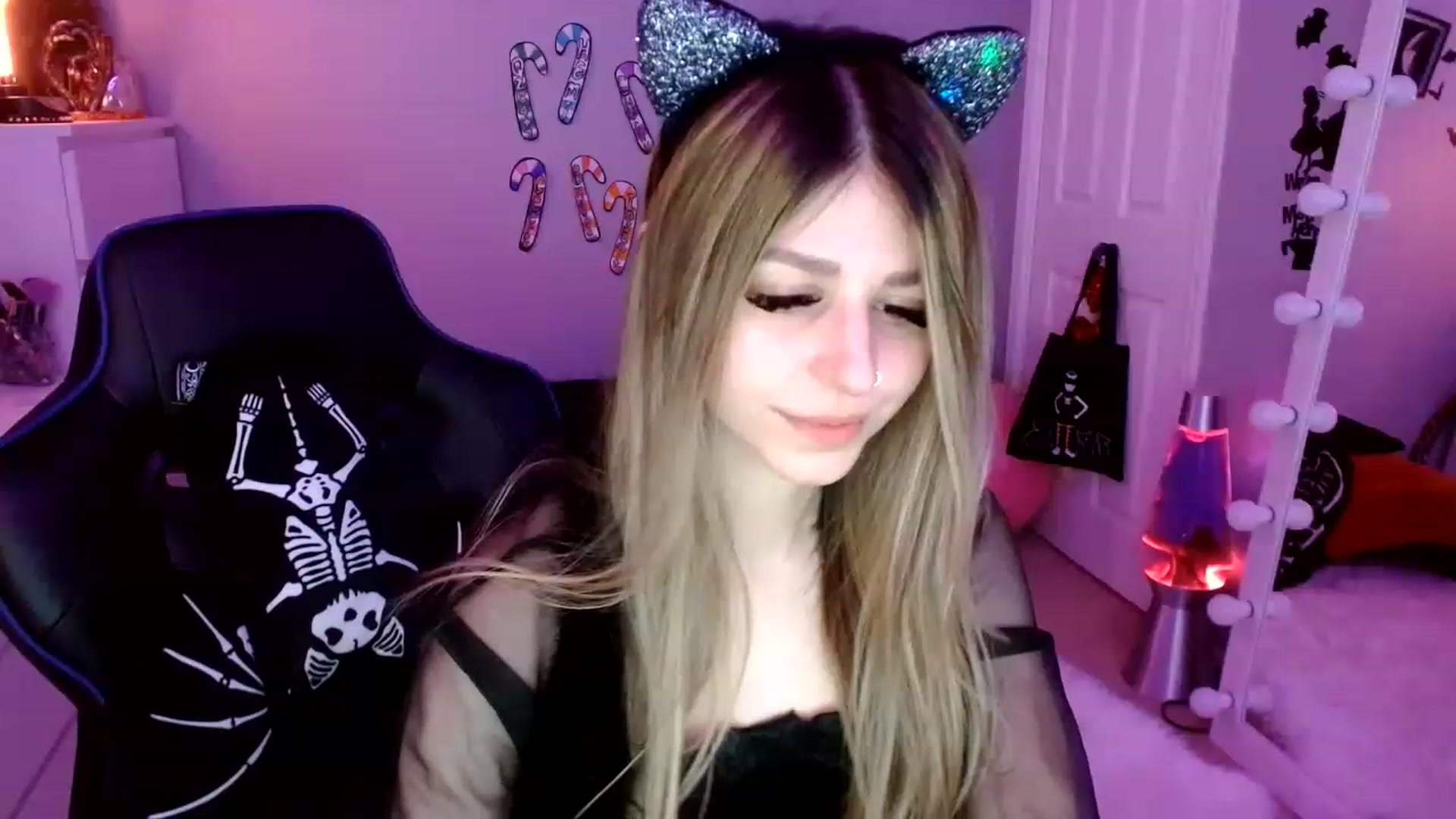 Gallery image thumbnail from Serafina's myfreecams stream on, 02/02/2023, 04:00 image 17 of 20