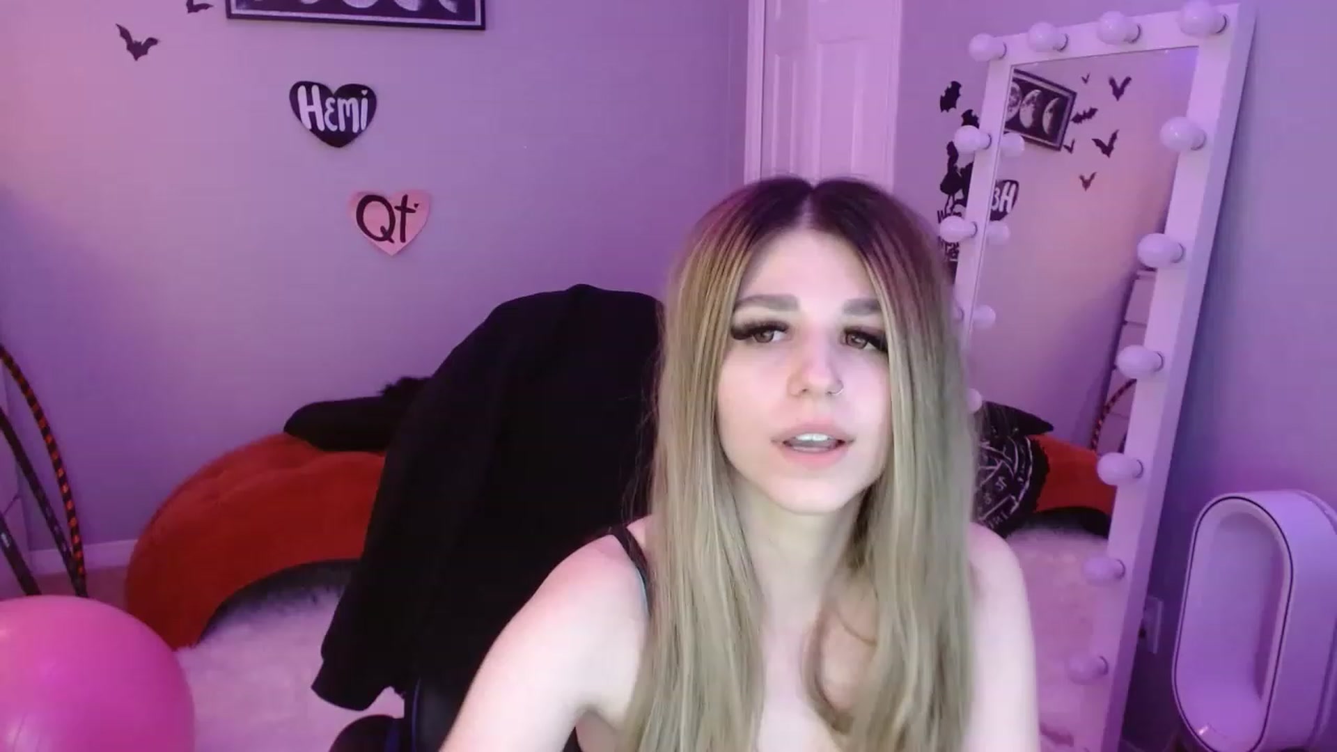 Gallery image thumbnail from Serafina's myfreecams stream on, 02/05/2023, 06:24 image 18 of 20