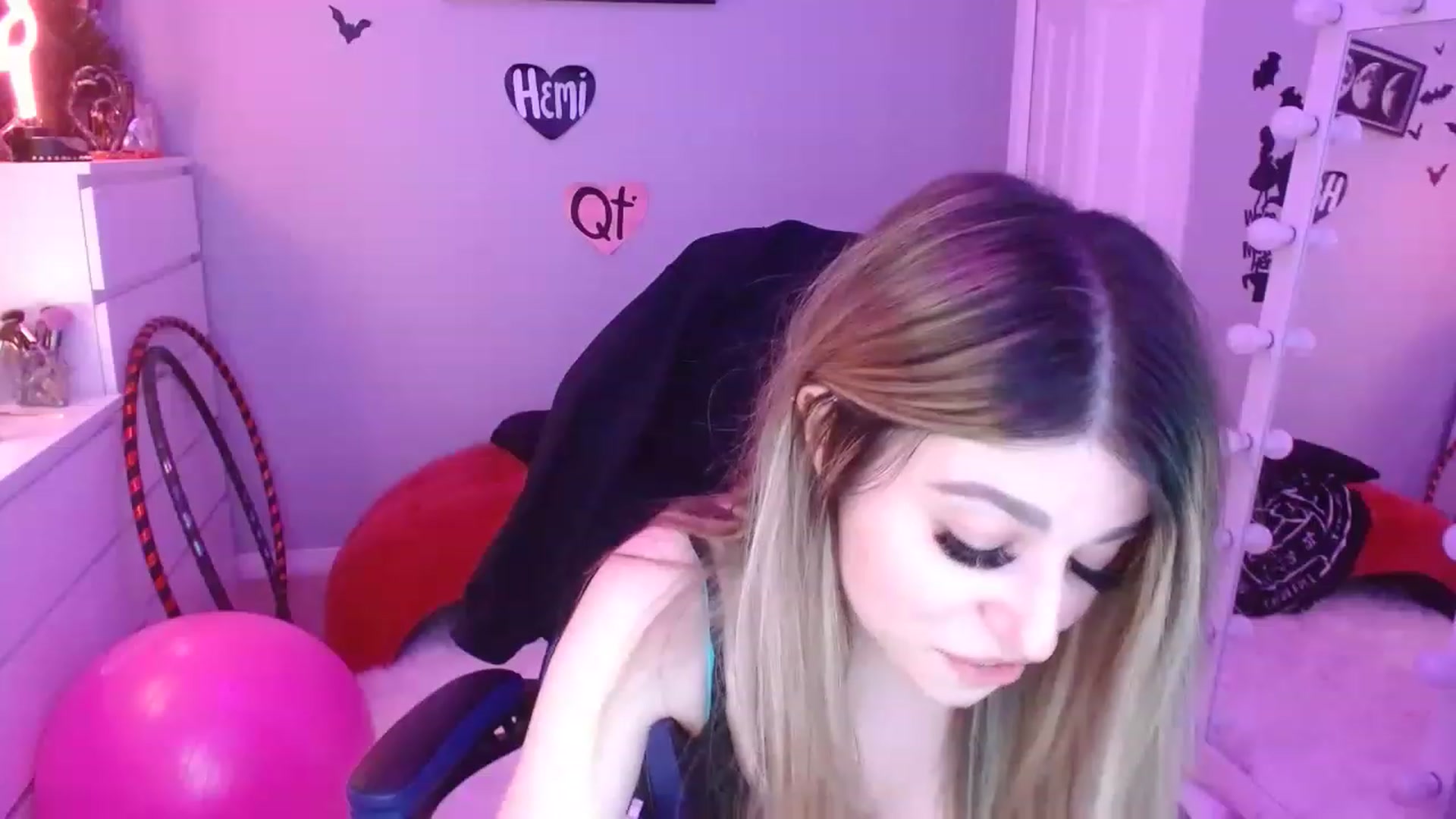 Gallery image thumbnail from Serafina's myfreecams stream on, 02/05/2023, 06:24 image 7 of 20