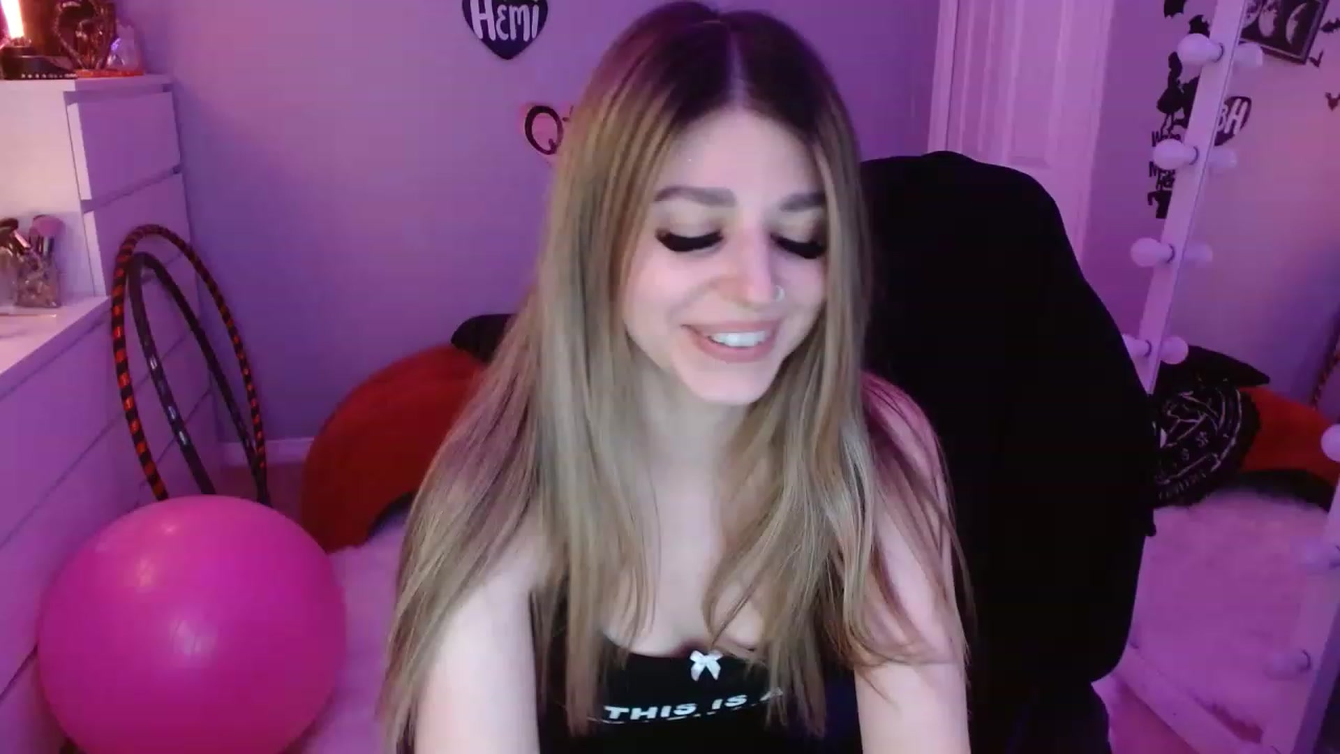 Gallery image thumbnail from Serafina's myfreecams stream on, 02/05/2023, 06:24 image 11 of 20