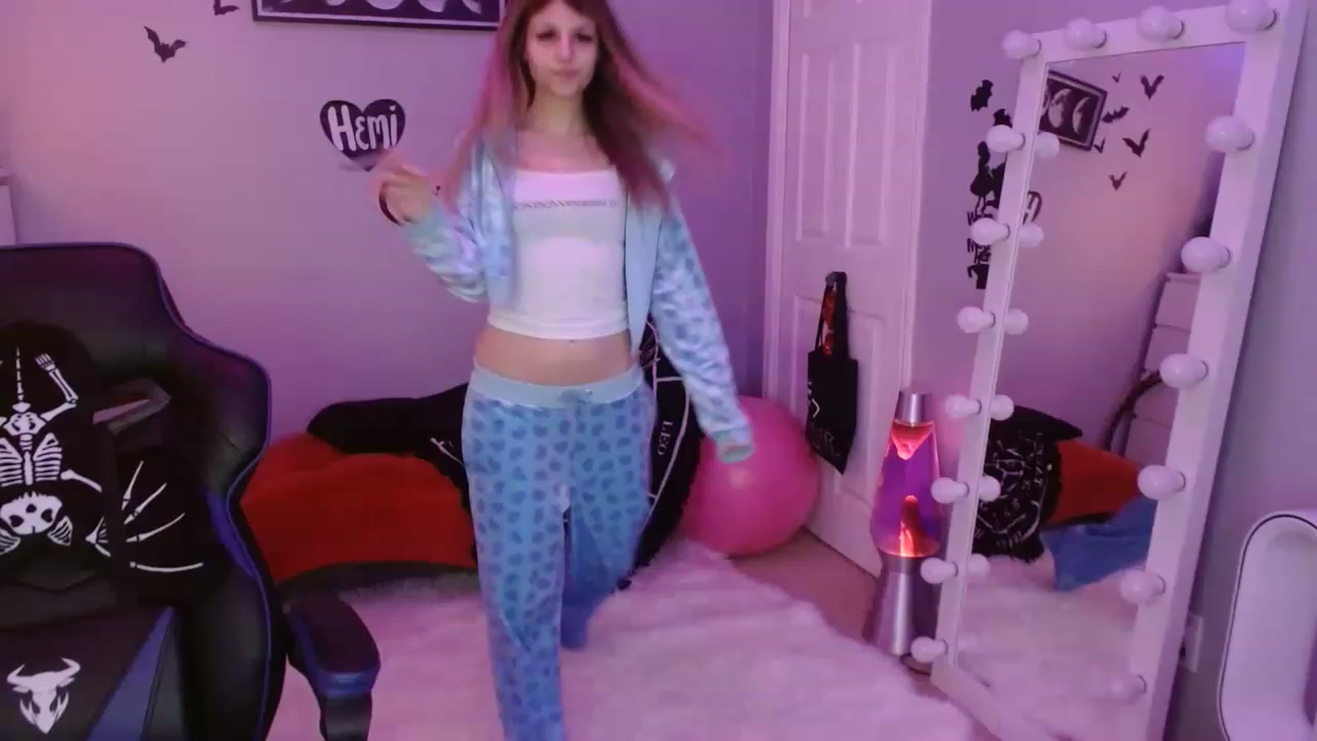 Gallery image thumbnail from Serafina's myfreecams stream on, 02/06/2023, 04:40 image 5 of 20