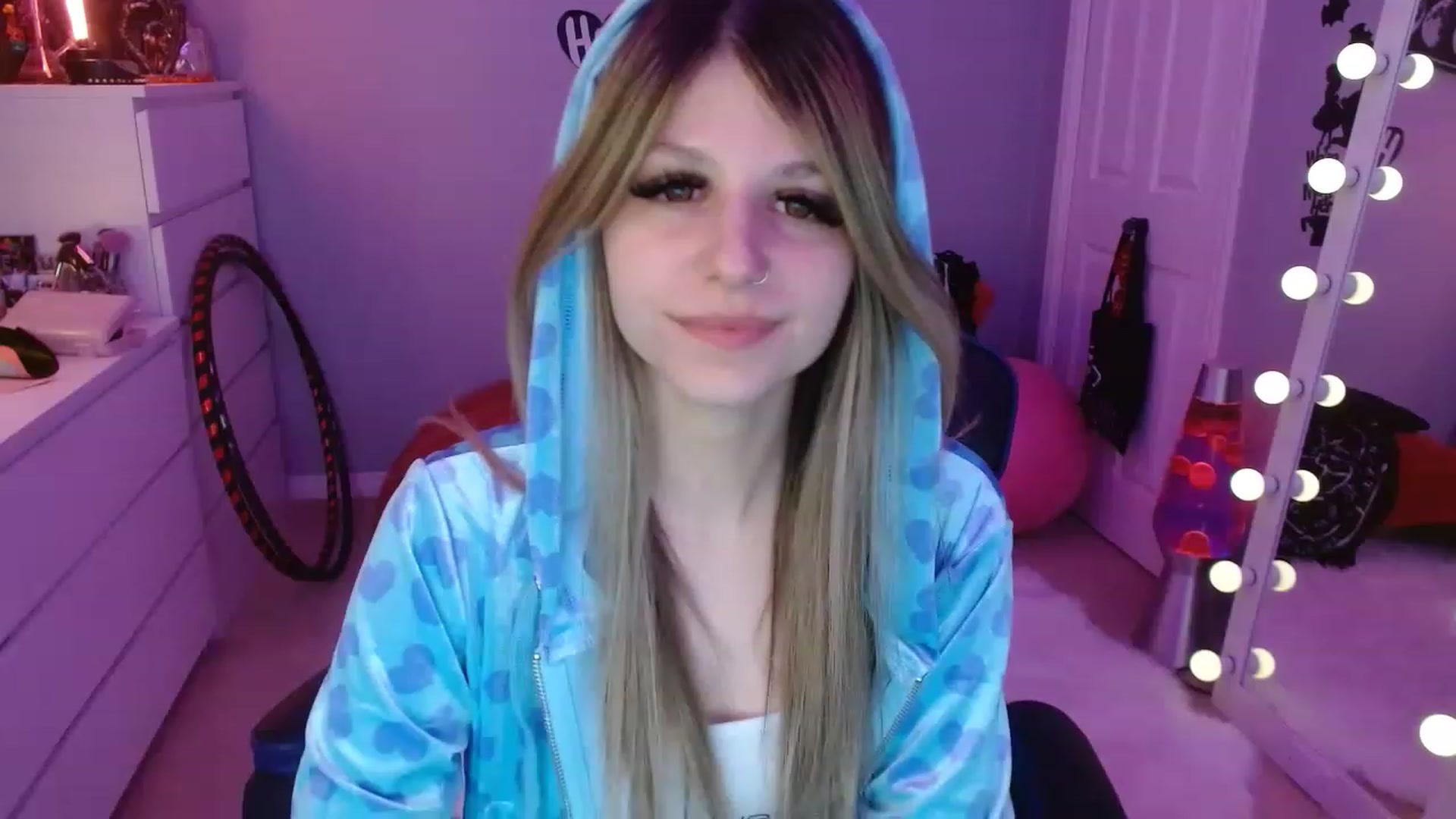 Gallery image thumbnail from Serafina's myfreecams stream on, 02/06/2023, 06:23 image 10 of 20