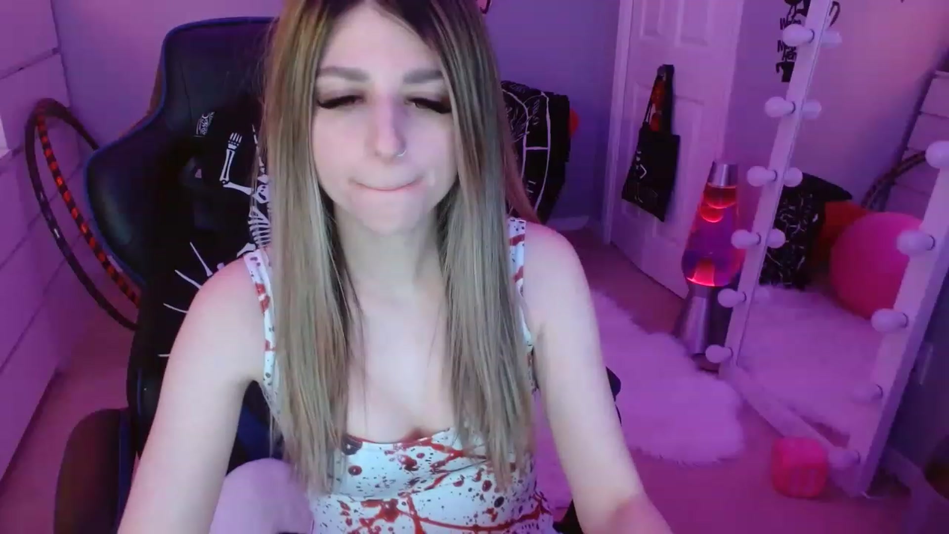 Gallery image thumbnail from Serafina's myfreecams stream on, 02/07/2023, 06:34 image 6 of 20