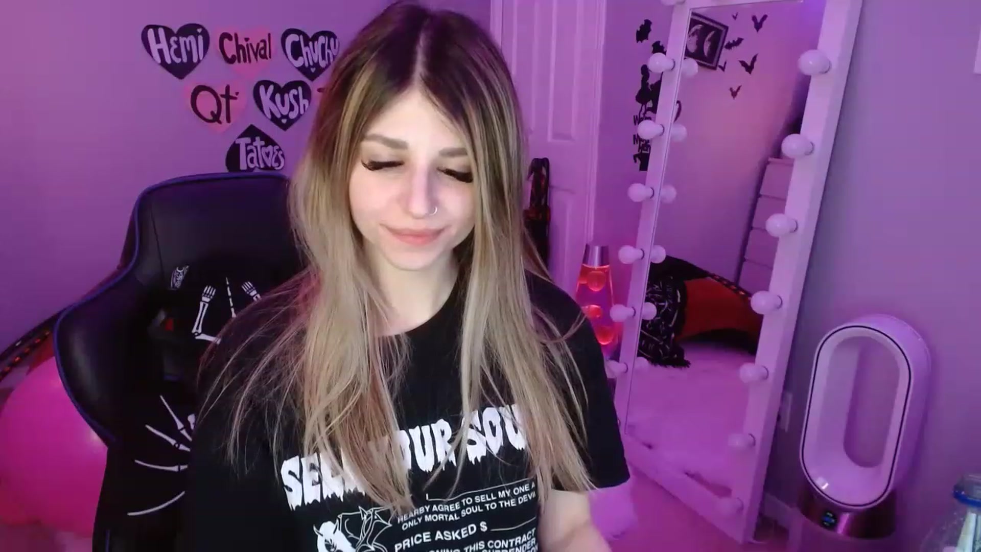Gallery image thumbnail from Serafina's myfreecams stream on, 02/14/2023, 06:40 image 18 of 20
