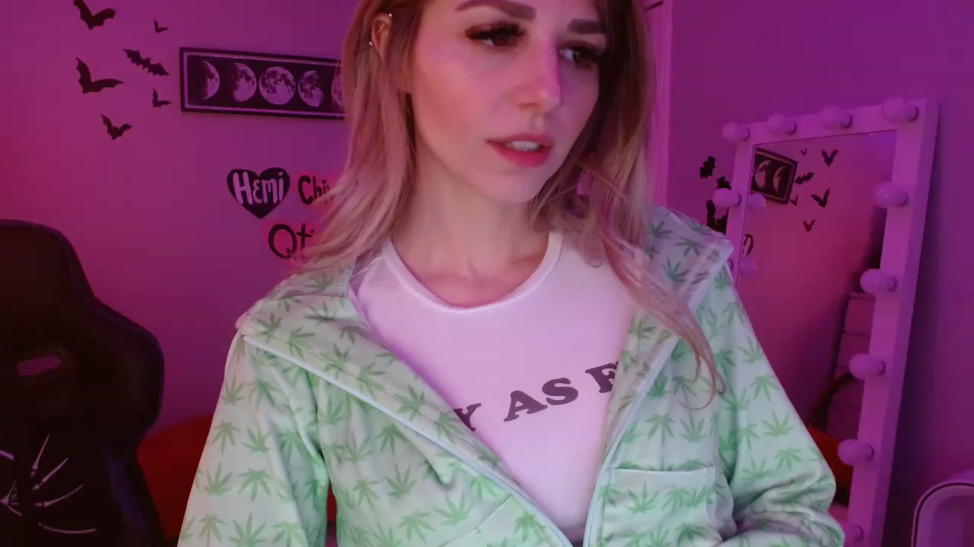 Gallery image thumbnail from Serafina's myfreecams stream on, 02/16/2023, 04:57 image 2 of 20