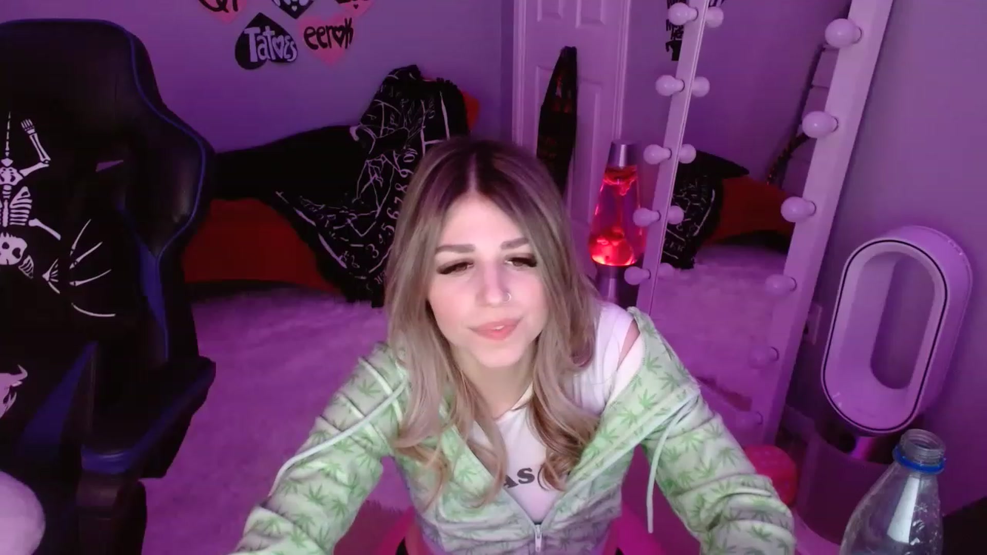 Gallery image thumbnail from Serafina's myfreecams stream on, 02/16/2023, 04:57 image 5 of 20
