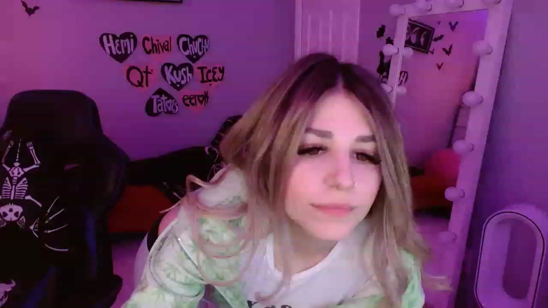 Gallery image thumbnail from Serafina's myfreecams stream on, 02/16/2023, 04:57 image 6 of 20