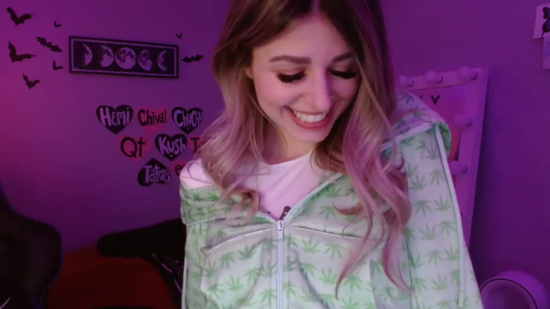 Gallery image thumbnail from Serafina's myfreecams stream on, 02/16/2023, 04:57 image 17 of 20