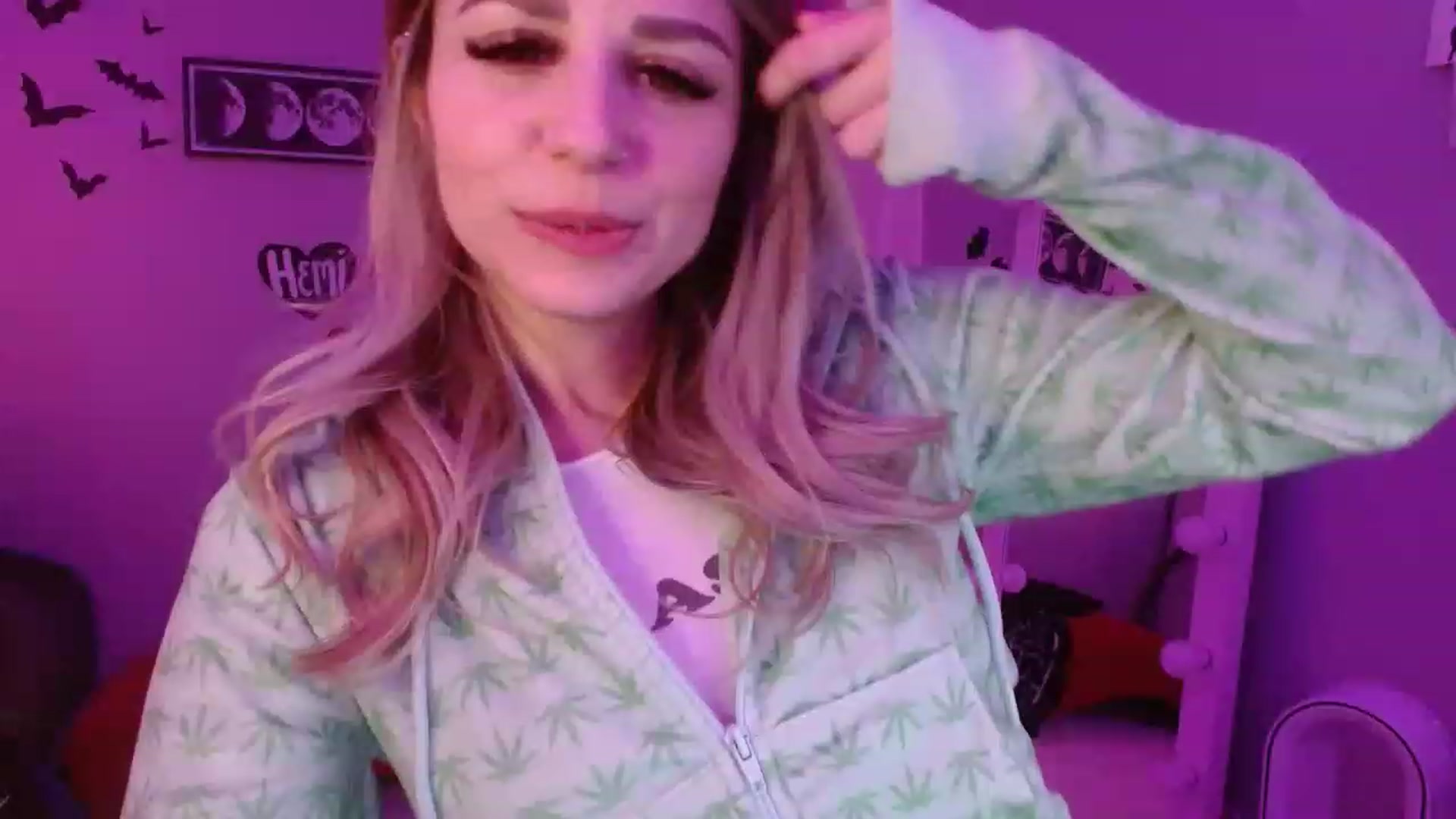 Gallery image thumbnail from Serafina's myfreecams stream on, 02/16/2023, 04:57 image 18 of 20