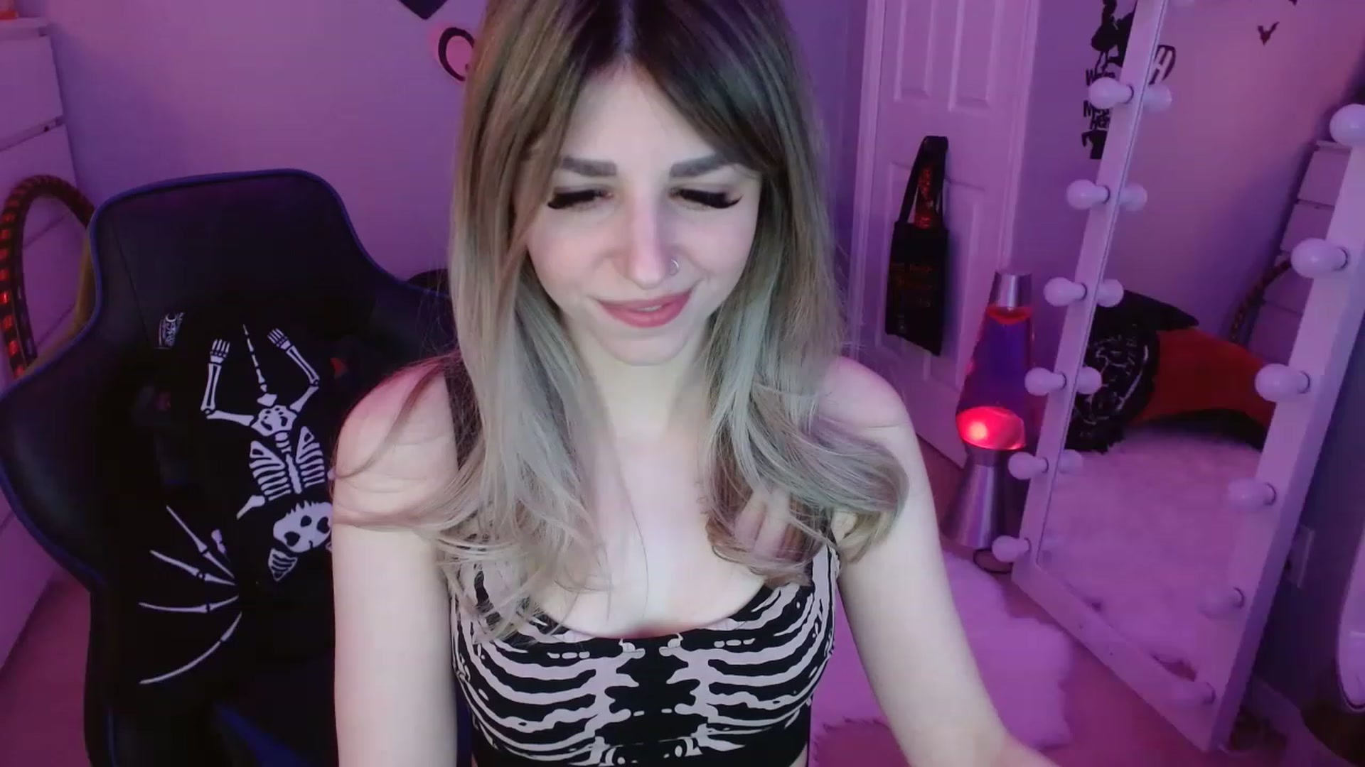 Gallery image thumbnail from Serafina's myfreecams stream on, 02/17/2023, 03:25 image 17 of 20