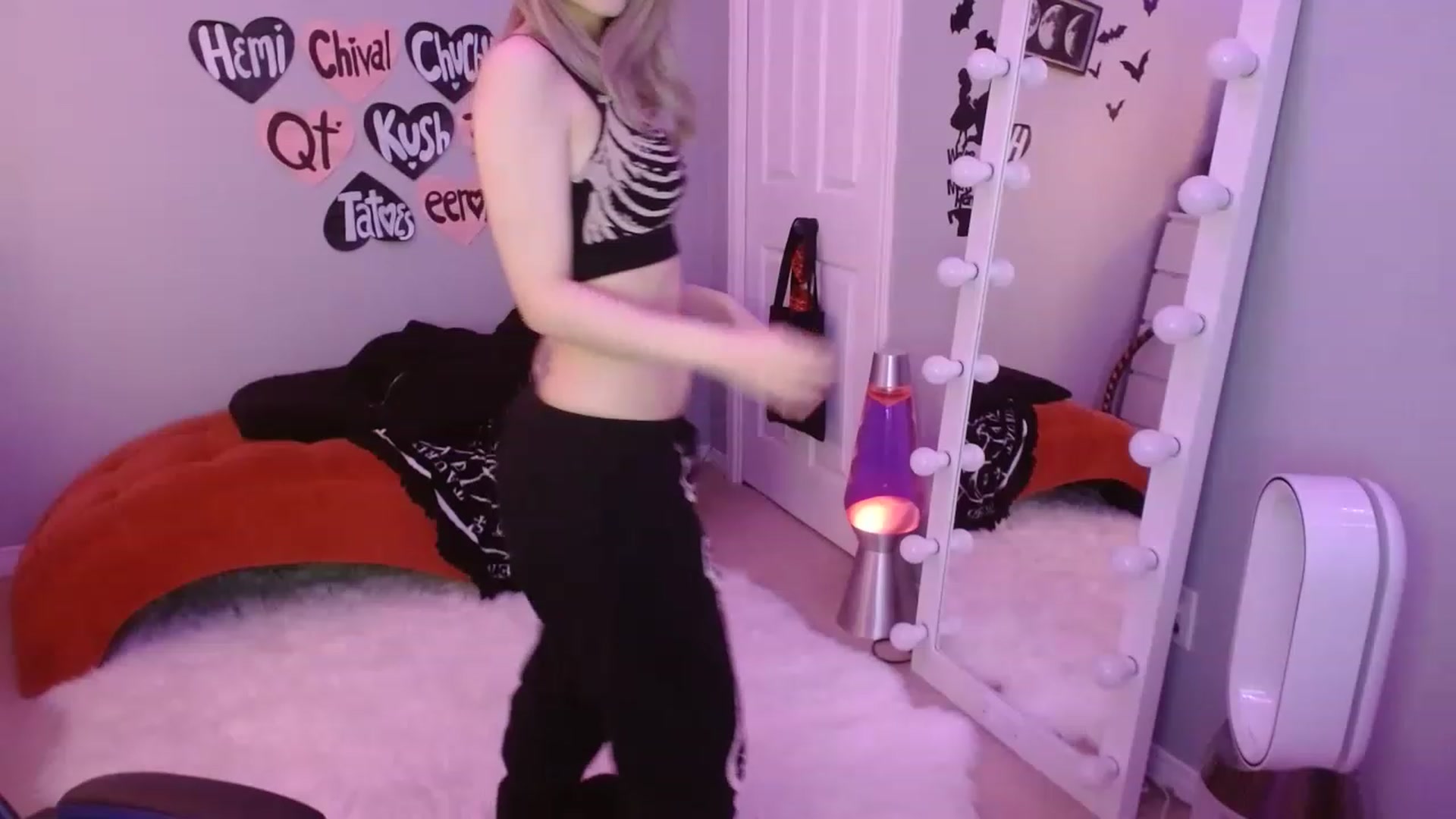 Gallery image thumbnail from Serafina's myfreecams stream on, 02/17/2023, 03:25 image 12 of 20