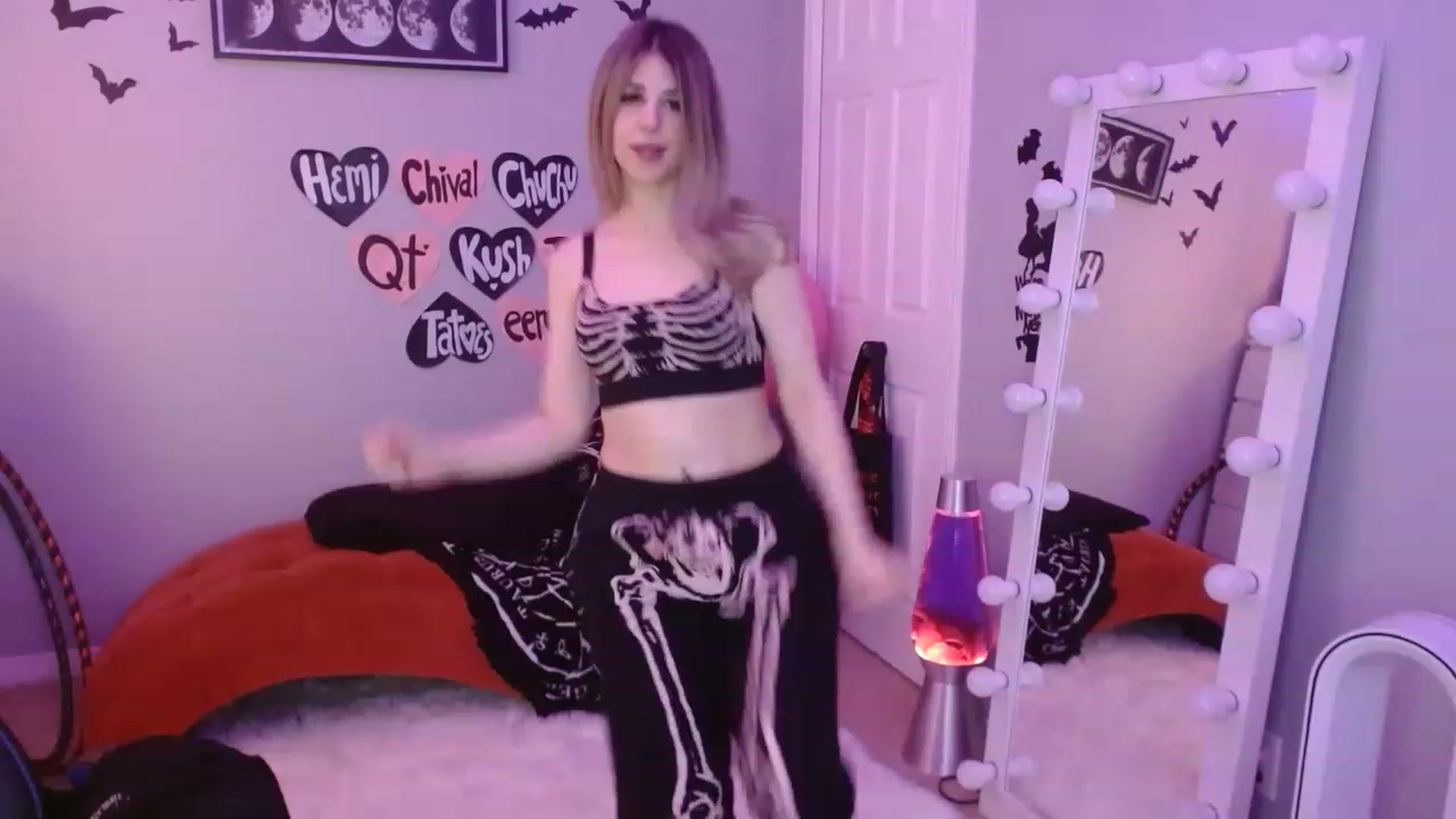 Gallery image thumbnail from Serafina's myfreecams stream on, 02/17/2023, 06:08 image 1 of 20