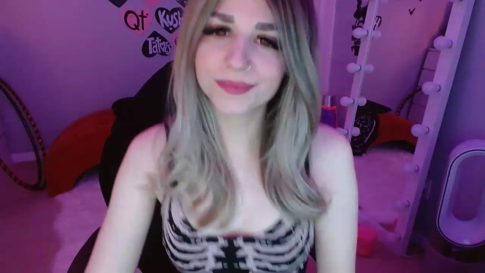 Gallery image thumbnail from Serafina's myfreecams stream on, 02/17/2023, 06:08 image 11 of 20