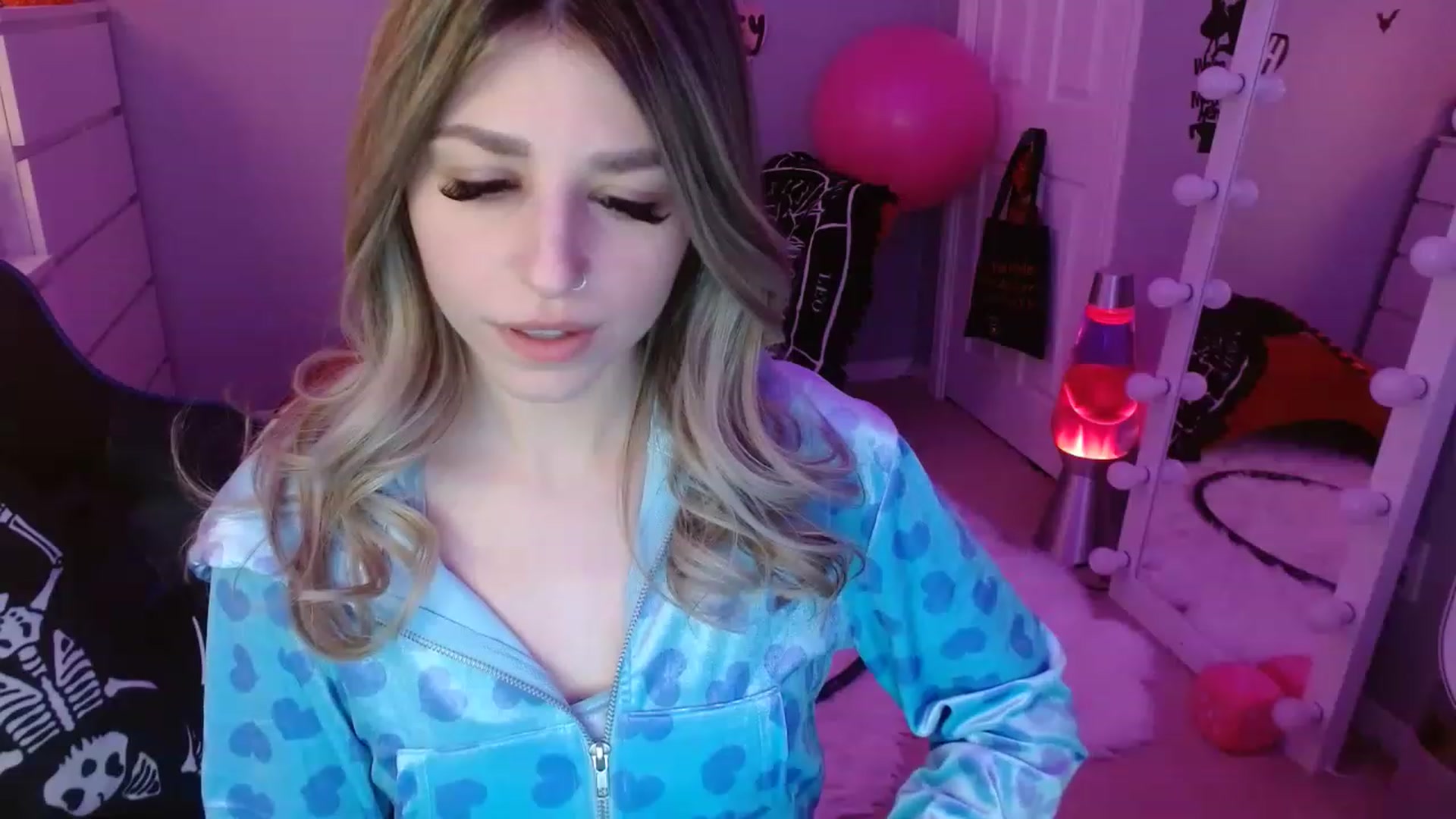 Gallery image thumbnail from Serafina's myfreecams stream on, 02/18/2023, 05:01 image 6 of 20