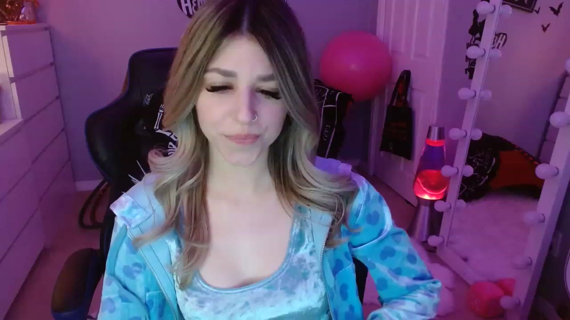 Gallery image thumbnail from Serafina's myfreecams stream on, 02/18/2023, 05:01 image 3 of 20