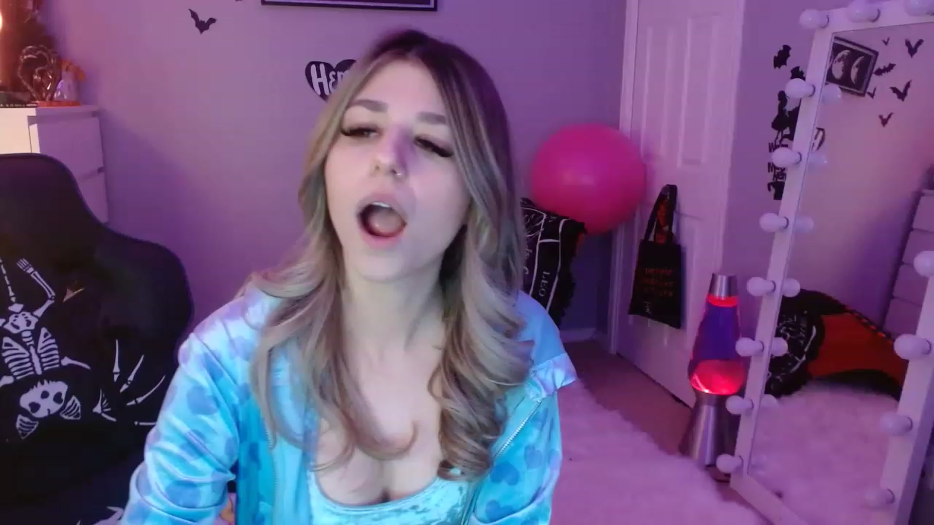 Gallery image thumbnail from Serafina's myfreecams stream on, 02/18/2023, 05:01 image 1 of 20