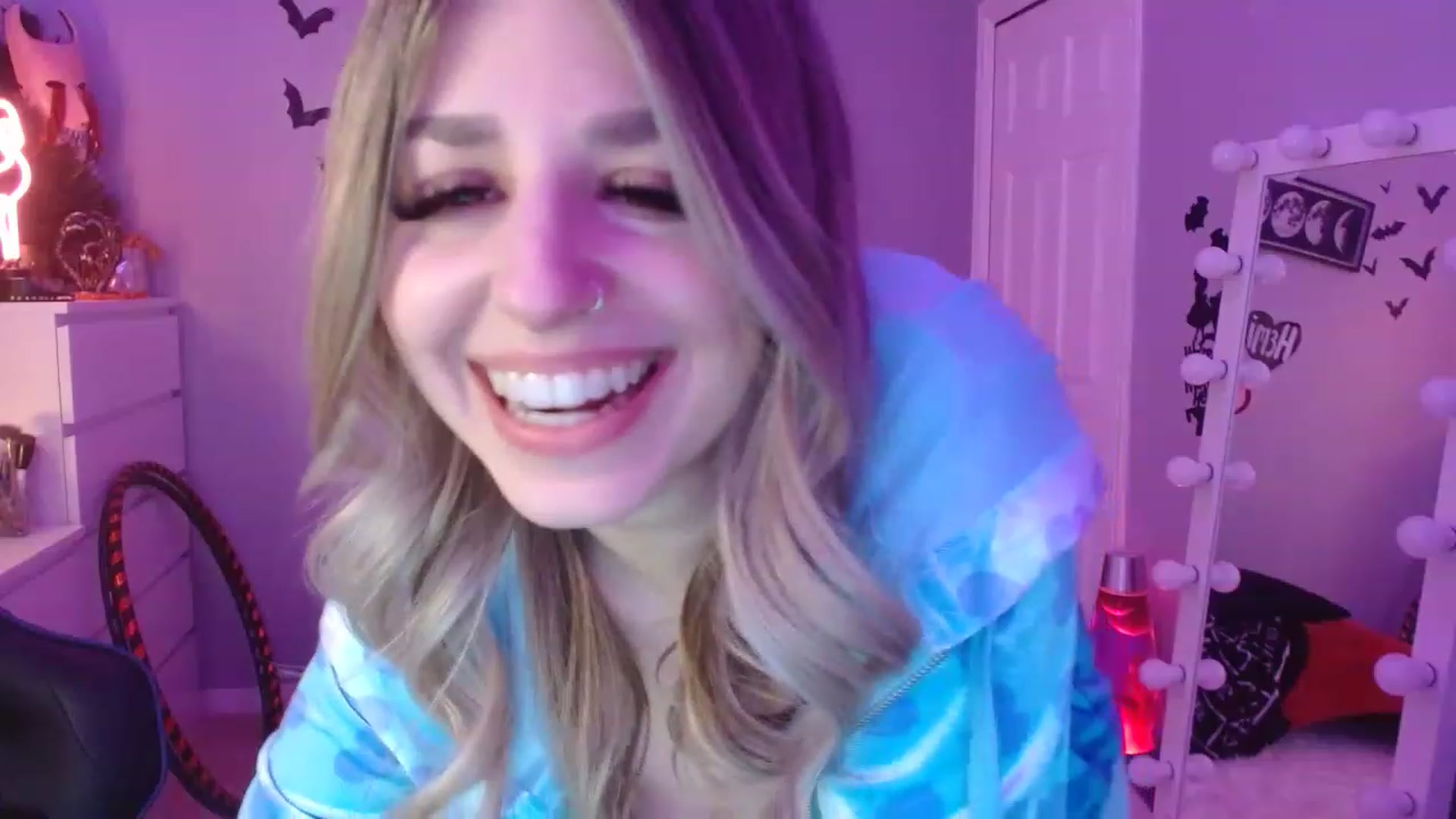 Gallery image thumbnail from Serafina's myfreecams stream on, 02/18/2023, 05:01 image 20 of 20