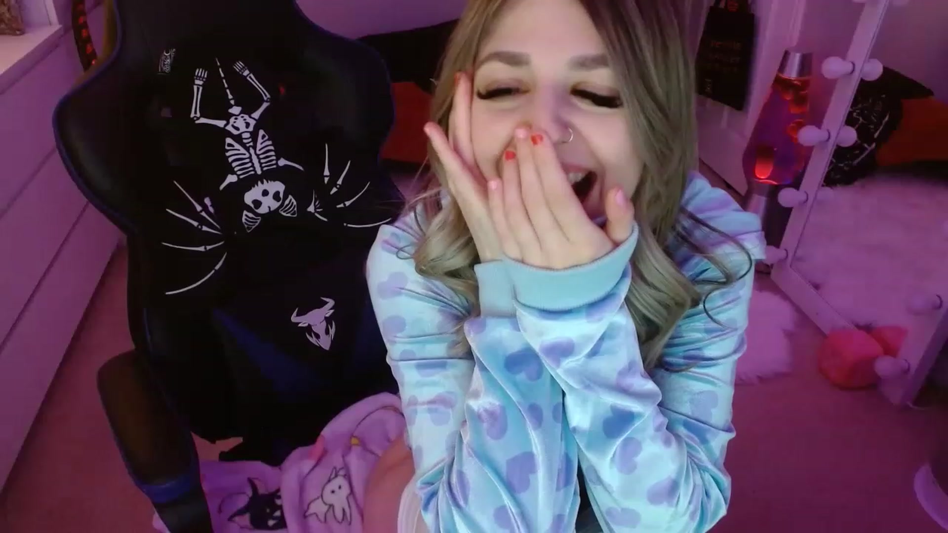 Gallery image thumbnail from Serafina's myfreecams stream on, 02/18/2023, 06:03 image 8 of 20