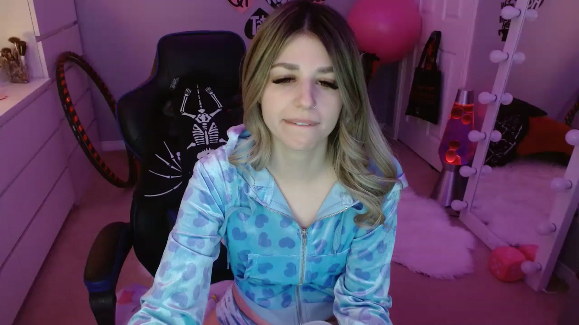 Gallery image thumbnail from Serafina's myfreecams stream on, 02/18/2023, 06:03 image 3 of 20