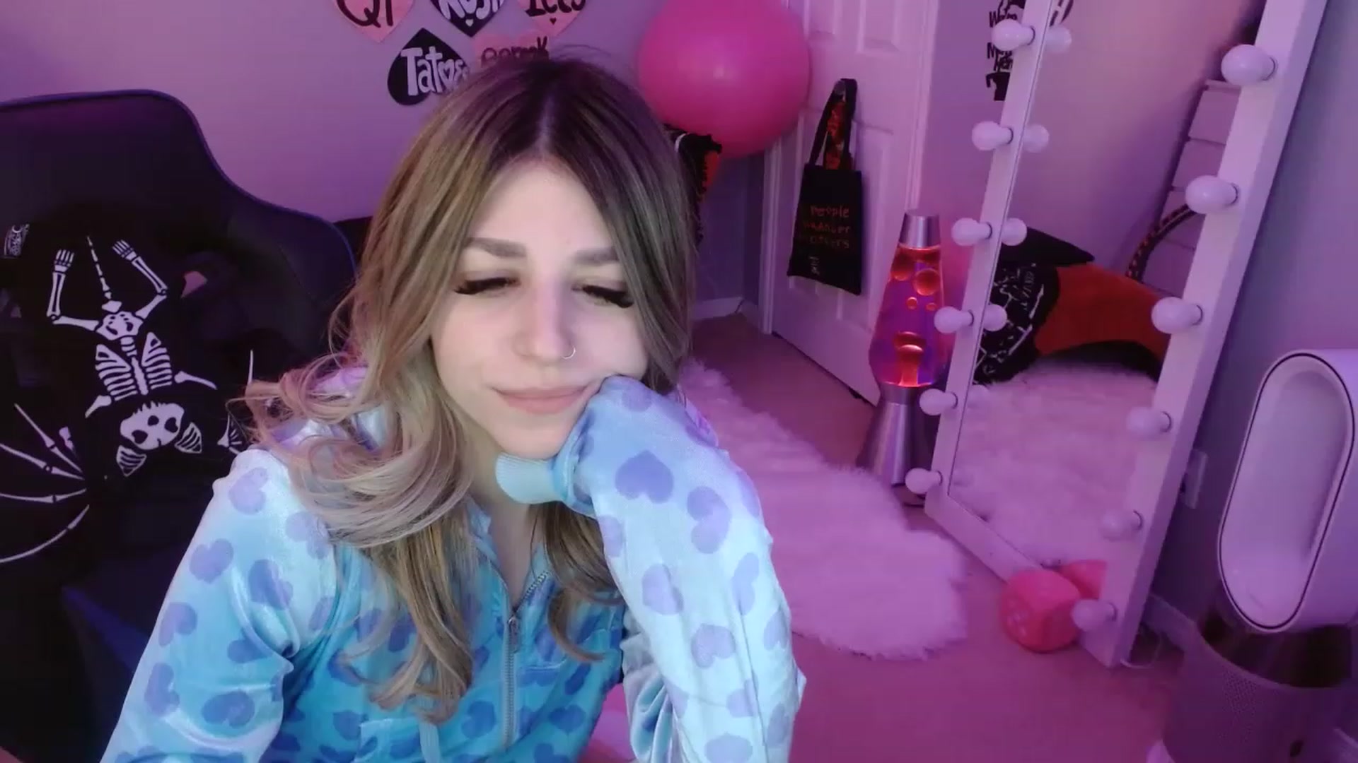 Gallery image thumbnail from Serafina's myfreecams stream on, 02/18/2023, 06:03 image 17 of 20