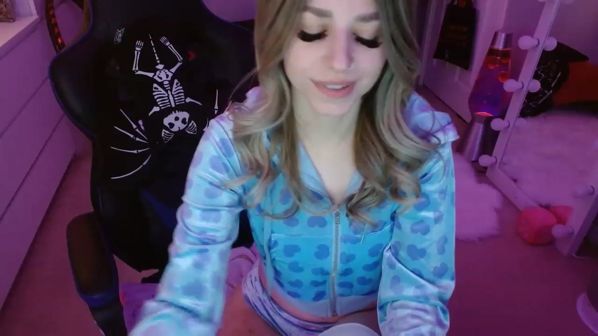 Gallery image thumbnail from Serafina's myfreecams stream on, 02/18/2023, 06:03 image 6 of 20