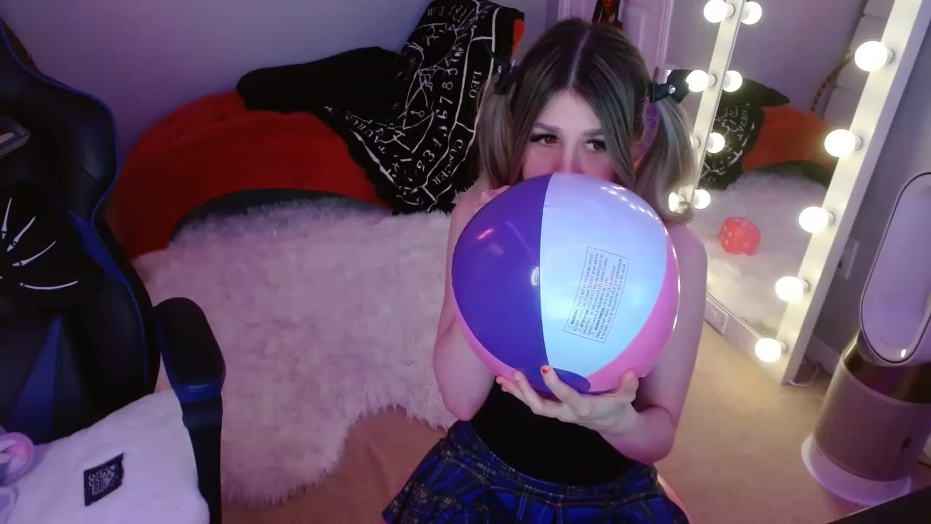 Gallery image thumbnail from Serafina's myfreecams stream on, 02/19/2023, 05:33 image 15 of 20