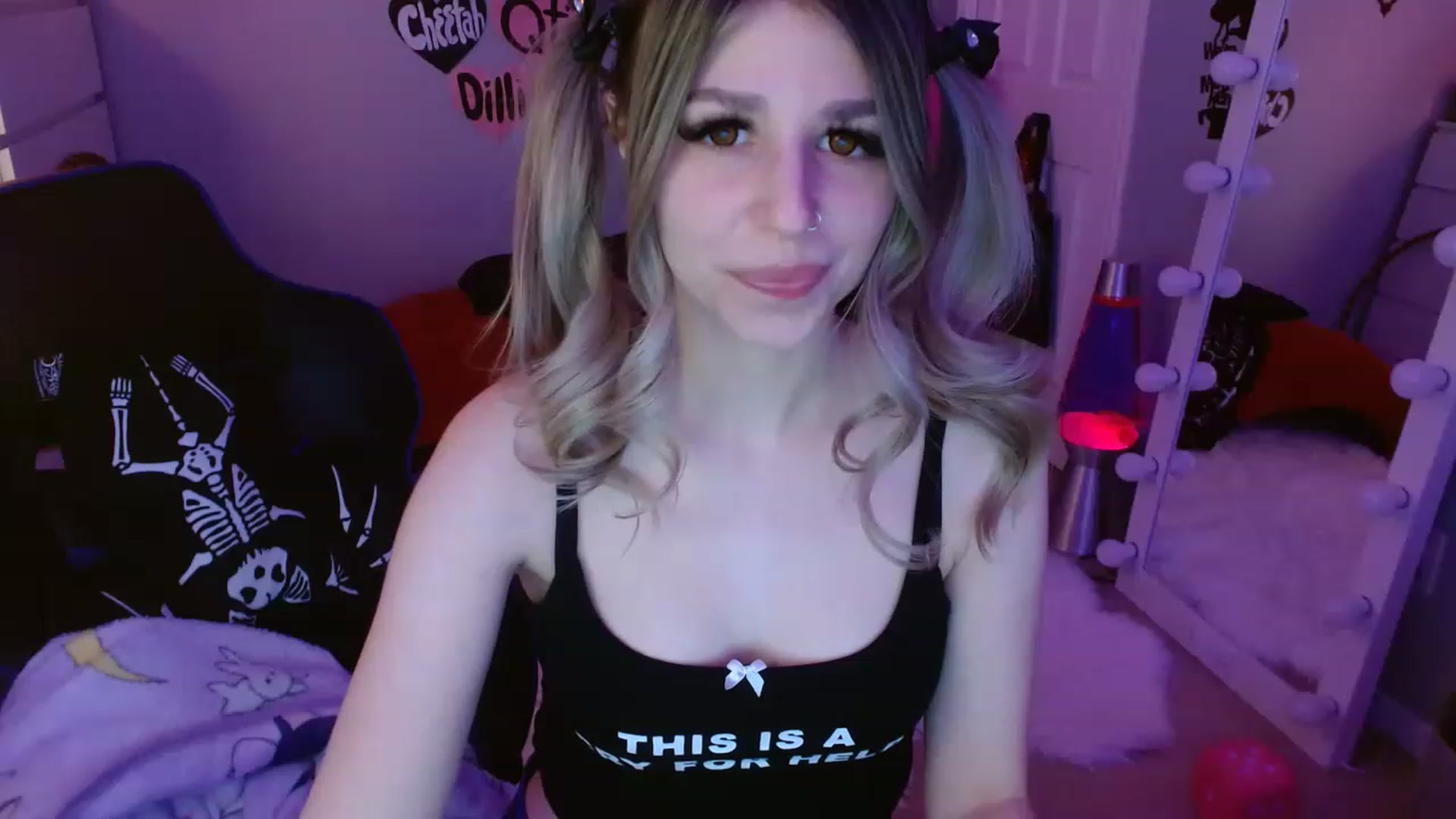 Gallery image thumbnail from Serafina's myfreecams stream on, 02/19/2023, 05:33 image 3 of 20