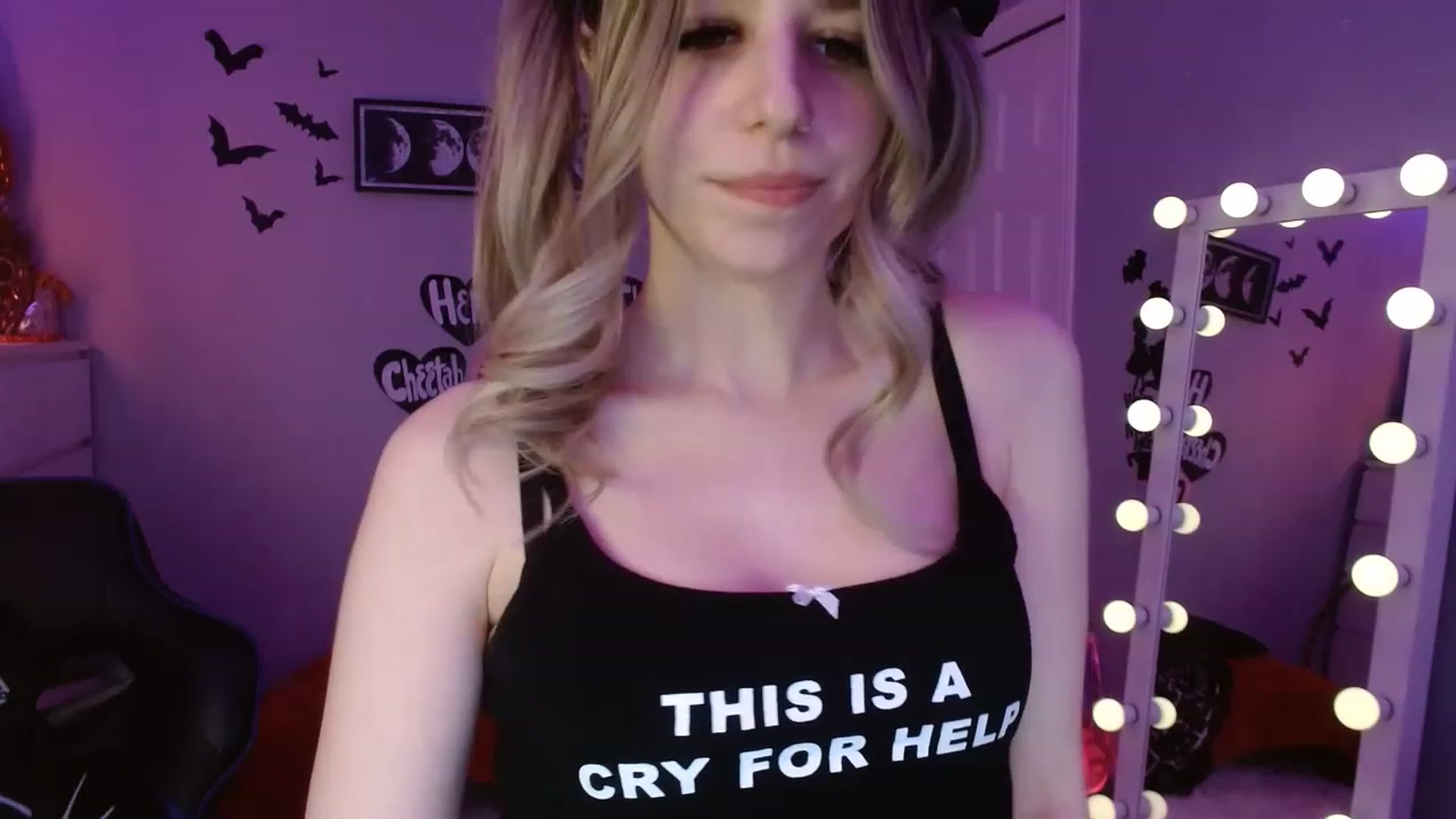 Gallery image thumbnail from Serafina's myfreecams stream on, 02/19/2023, 05:33 image 19 of 20