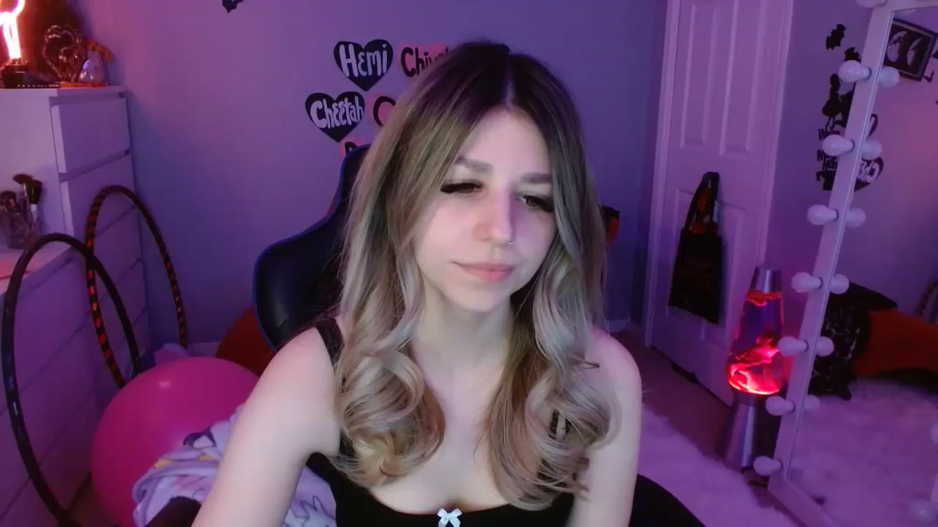 Gallery image thumbnail from Serafina's myfreecams stream on, 02/19/2023, 07:08 image 6 of 20