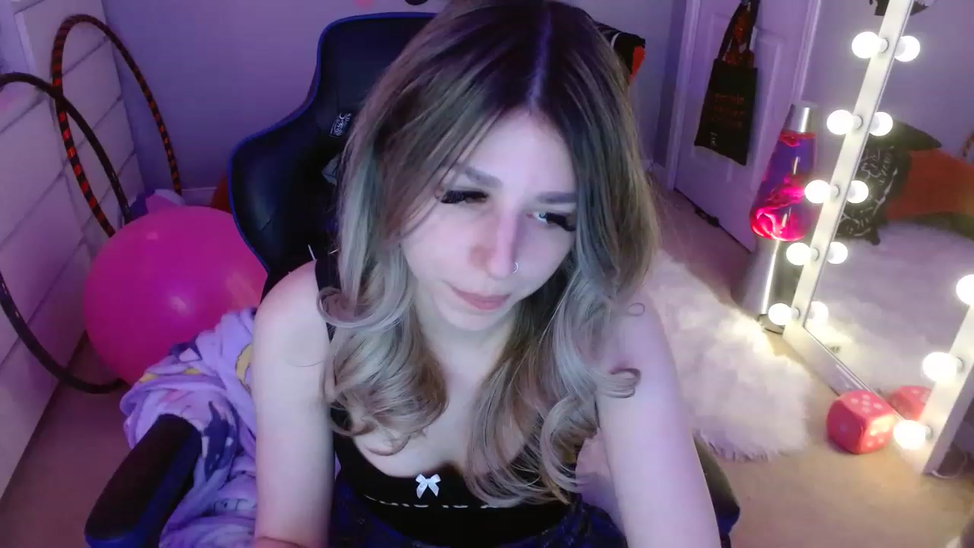 Gallery image thumbnail from Serafina's myfreecams stream on, 02/19/2023, 07:08 image 3 of 20