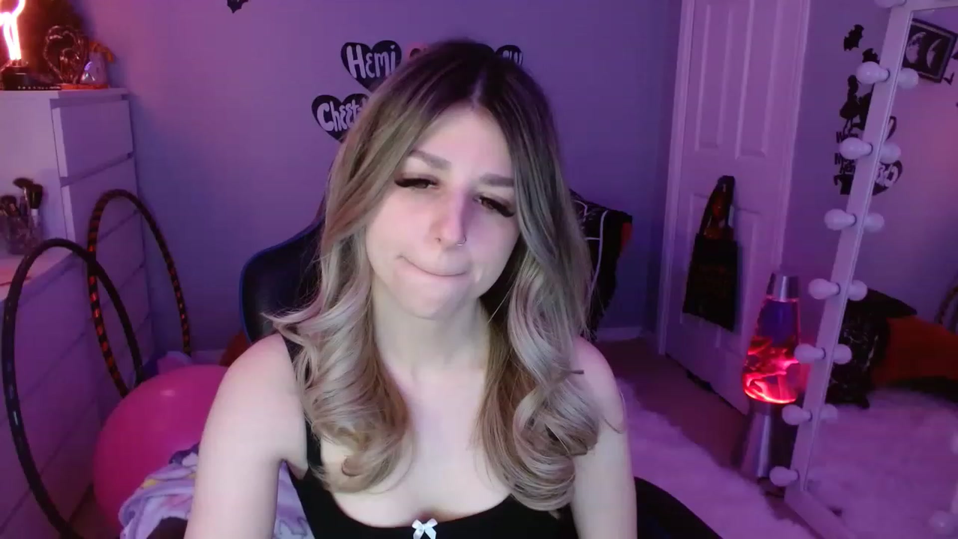 Gallery image thumbnail from Serafina's myfreecams stream on, 02/19/2023, 07:08 image 7 of 20