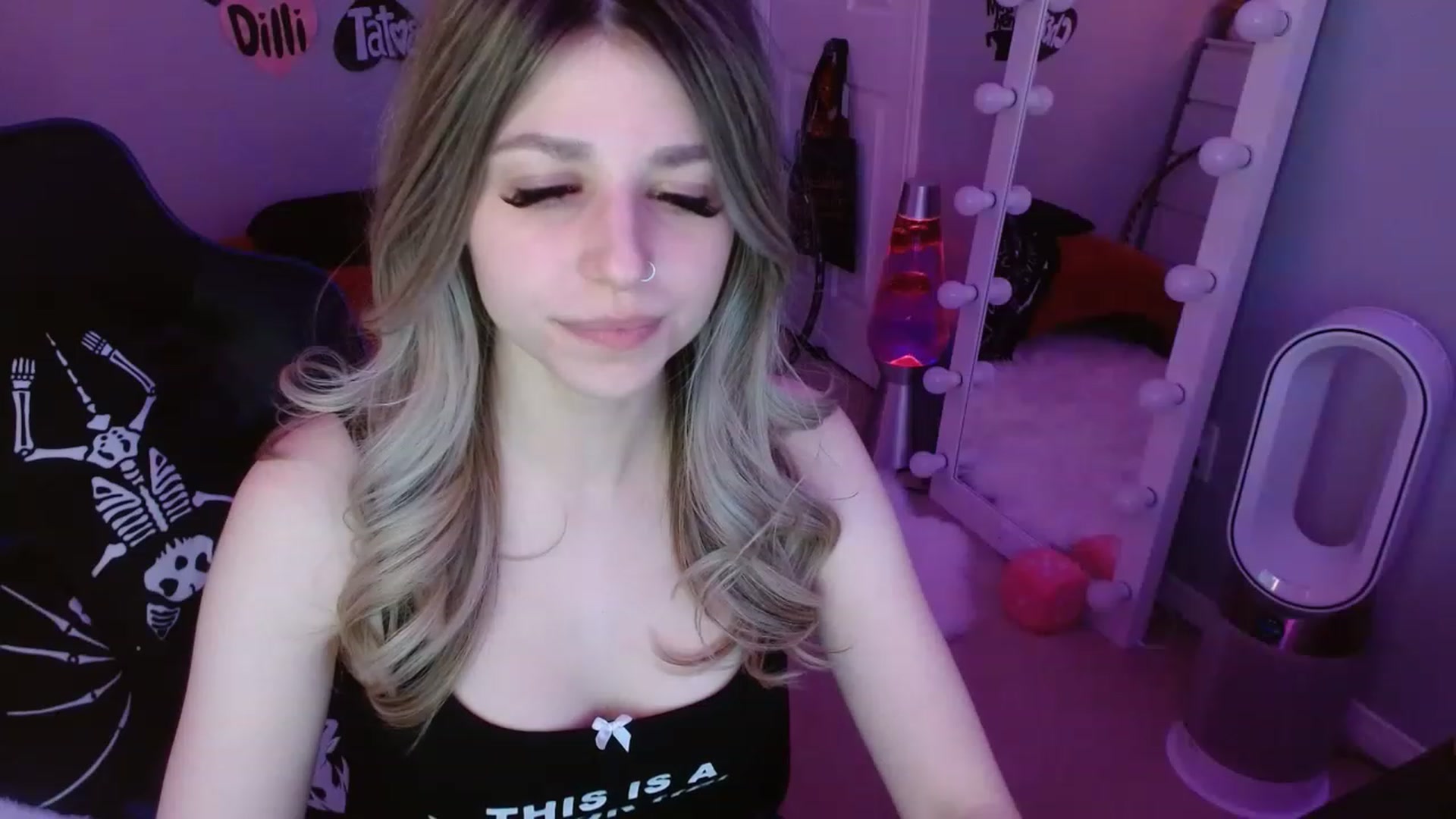 Gallery image thumbnail from Serafina's myfreecams stream on, 02/19/2023, 09:35 image 15 of 20