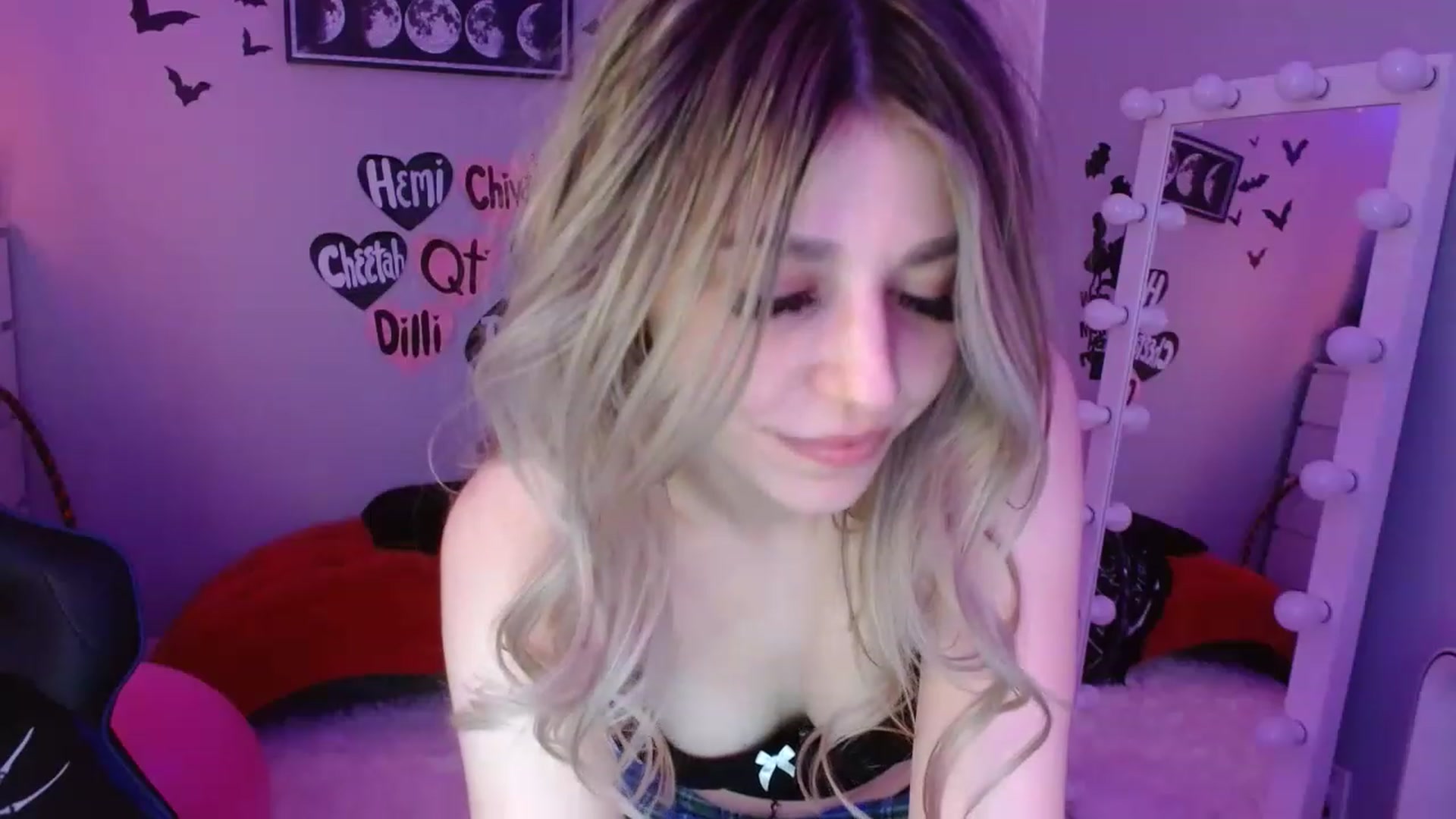 Gallery image thumbnail from Serafina's myfreecams stream on, 02/19/2023, 09:35 image 20 of 20