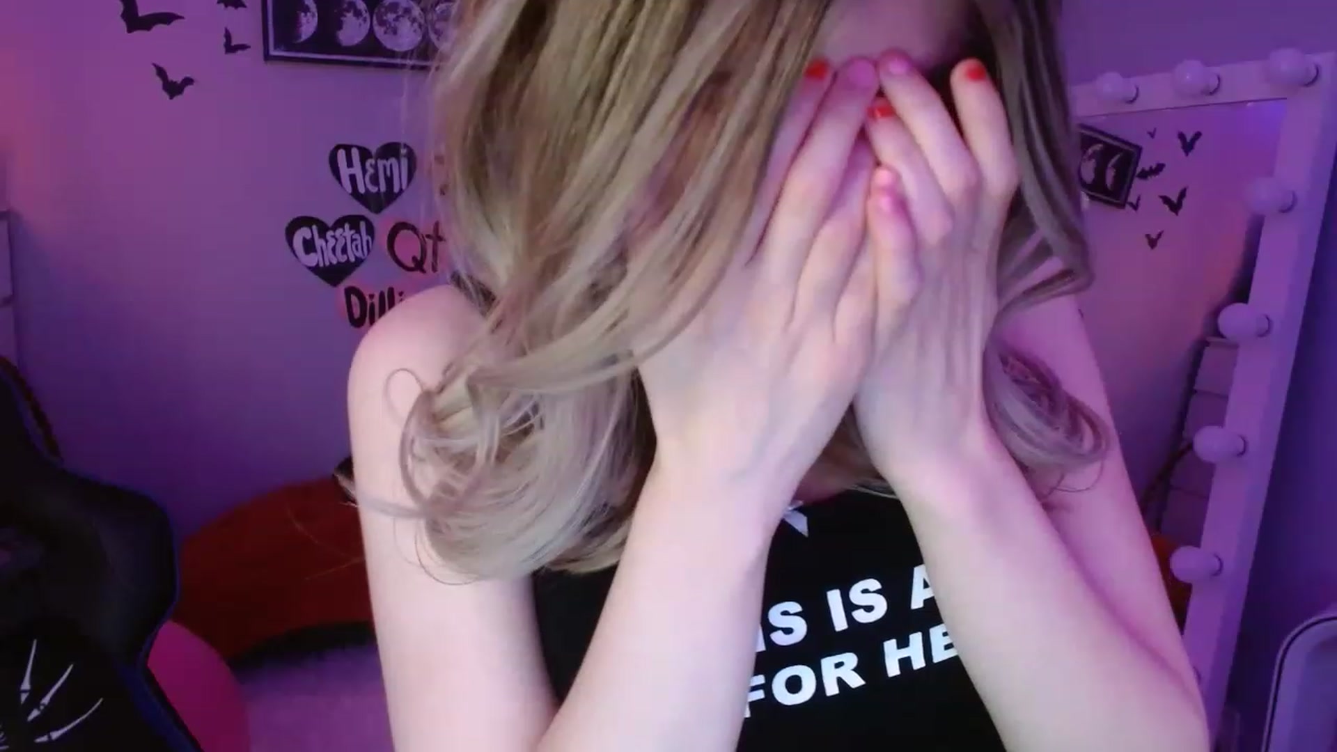 Gallery image thumbnail from Serafina's myfreecams stream on, 02/19/2023, 09:35 image 19 of 20