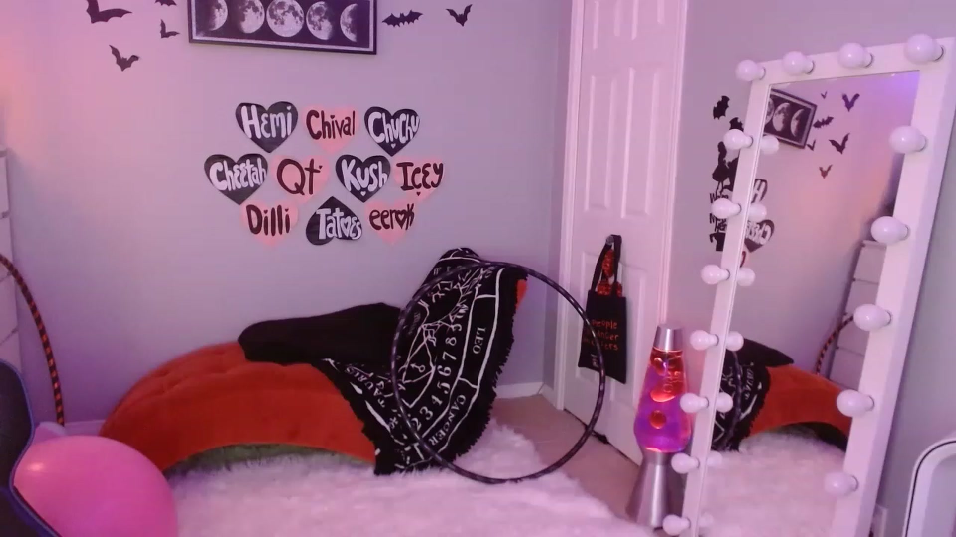 Gallery image thumbnail from Serafina's myfreecams stream on, 02/19/2023, 09:35 image 18 of 20
