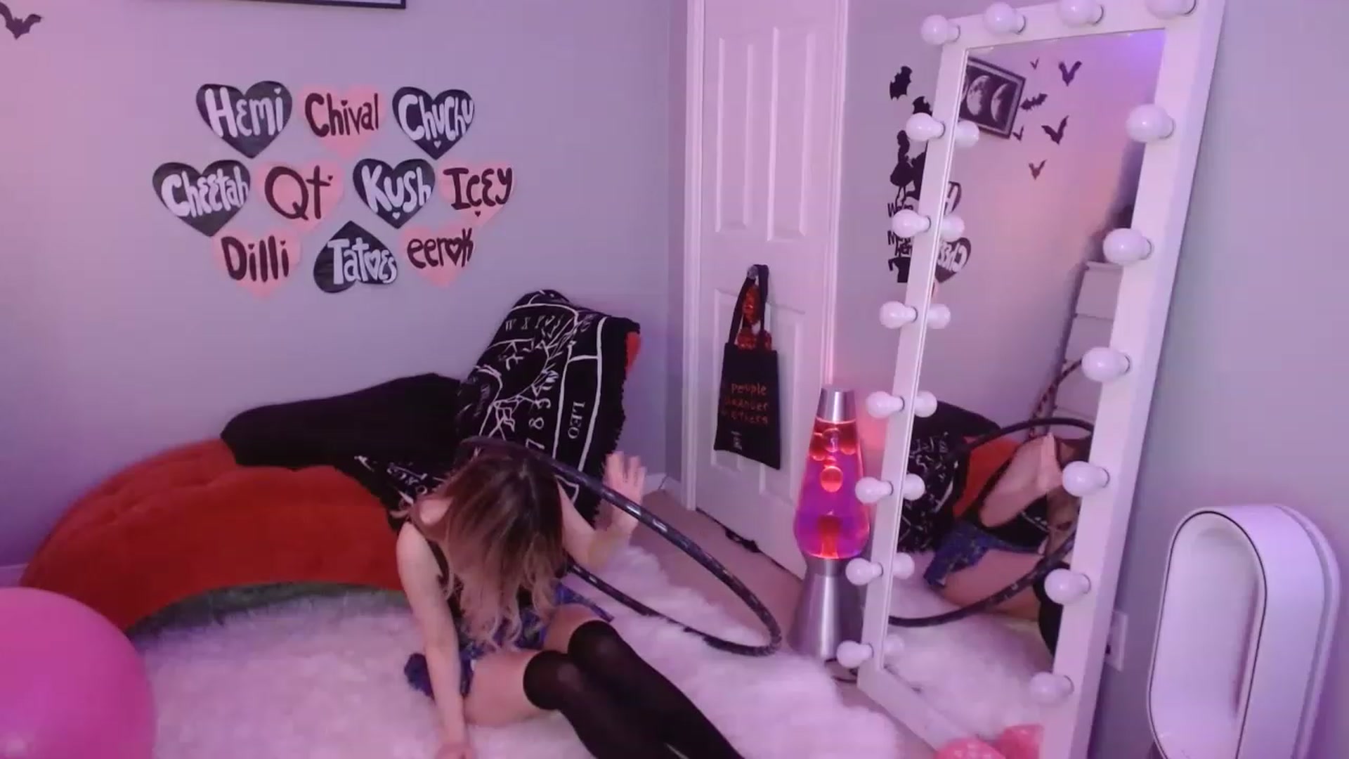 Gallery image thumbnail from Serafina's myfreecams stream on, 02/19/2023, 09:35 image 11 of 20