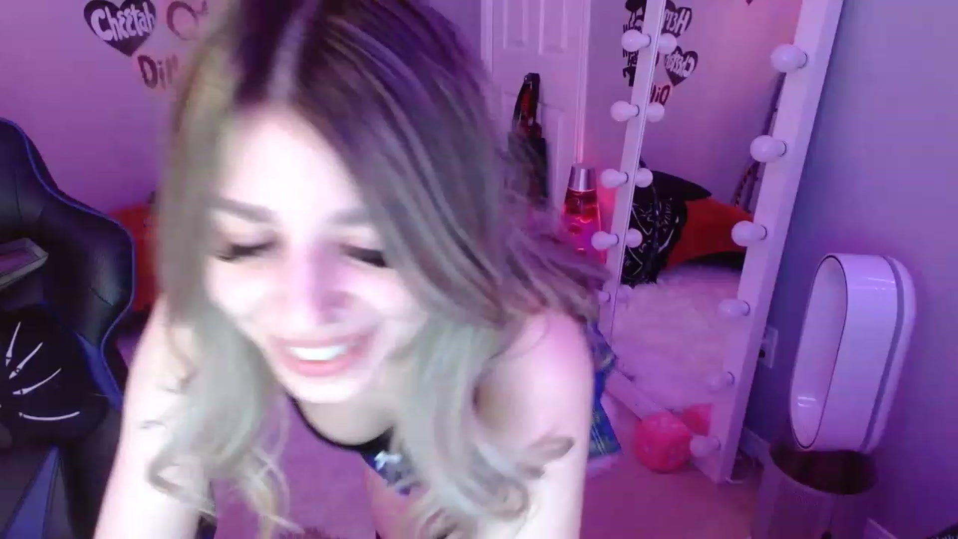 Gallery image thumbnail from Serafina's myfreecams stream on, 02/19/2023, 10:09 image 4 of 20