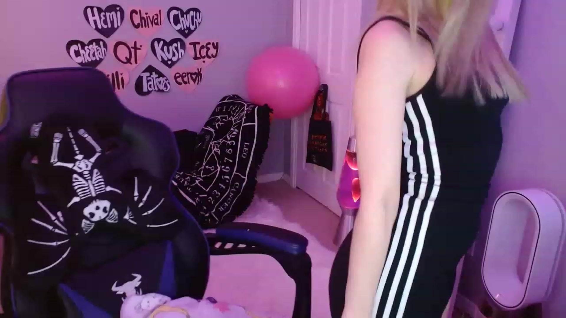 Gallery image thumbnail from Serafina's myfreecams stream on, 02/21/2023, 04:05 image 19 of 20