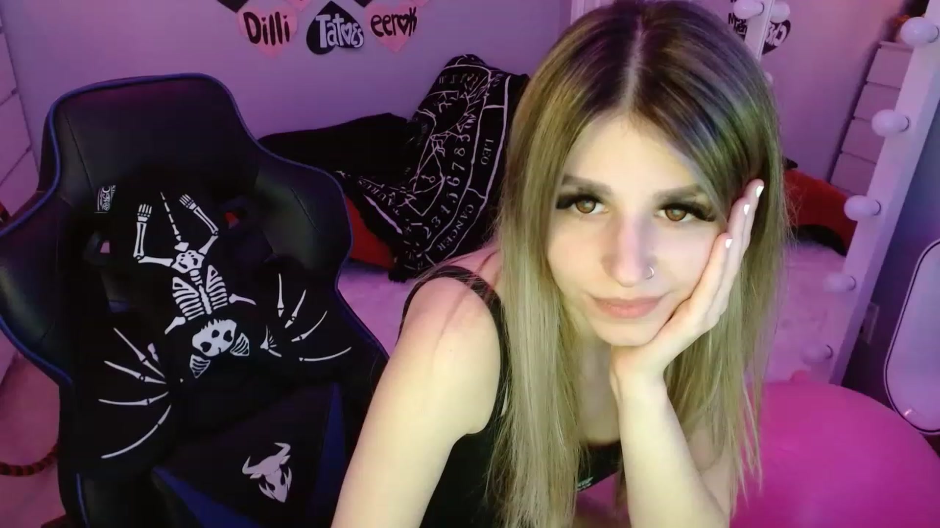 Gallery image thumbnail from Serafina's myfreecams stream on, 02/21/2023, 06:45 image 17 of 20