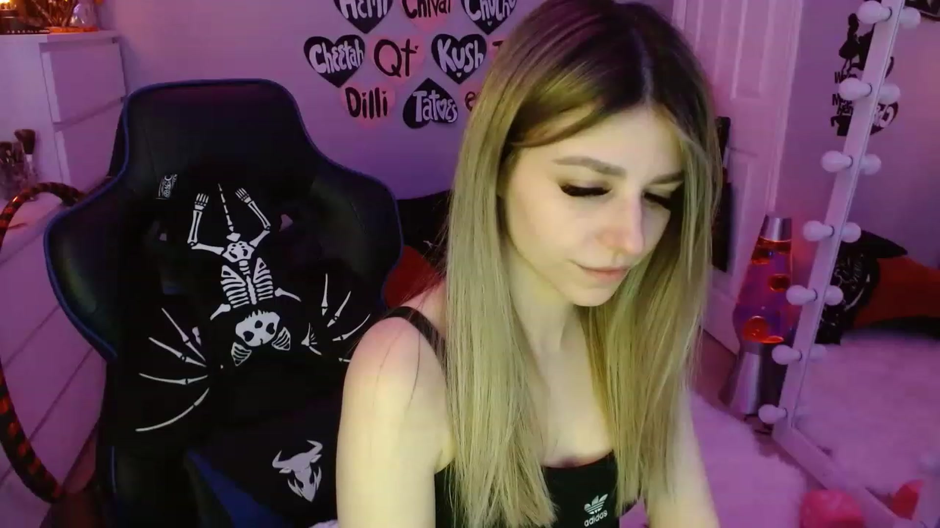 Gallery image thumbnail from Serafina's myfreecams stream on, 02/21/2023, 06:45 image 6 of 20