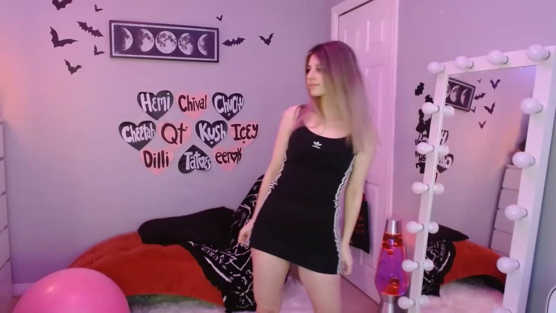 Gallery image thumbnail from Serafina's myfreecams stream on, 02/21/2023, 06:45 image 12 of 20