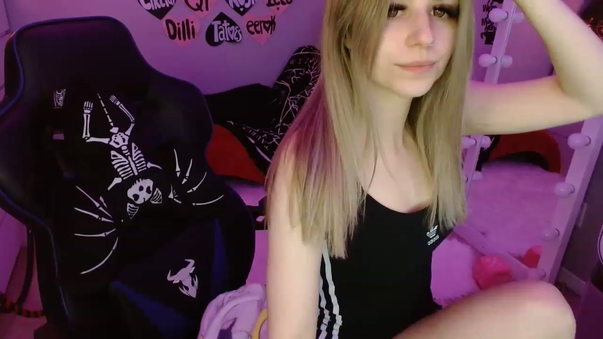 Gallery image thumbnail from Serafina's myfreecams stream on, 02/21/2023, 06:45 image 1 of 20
